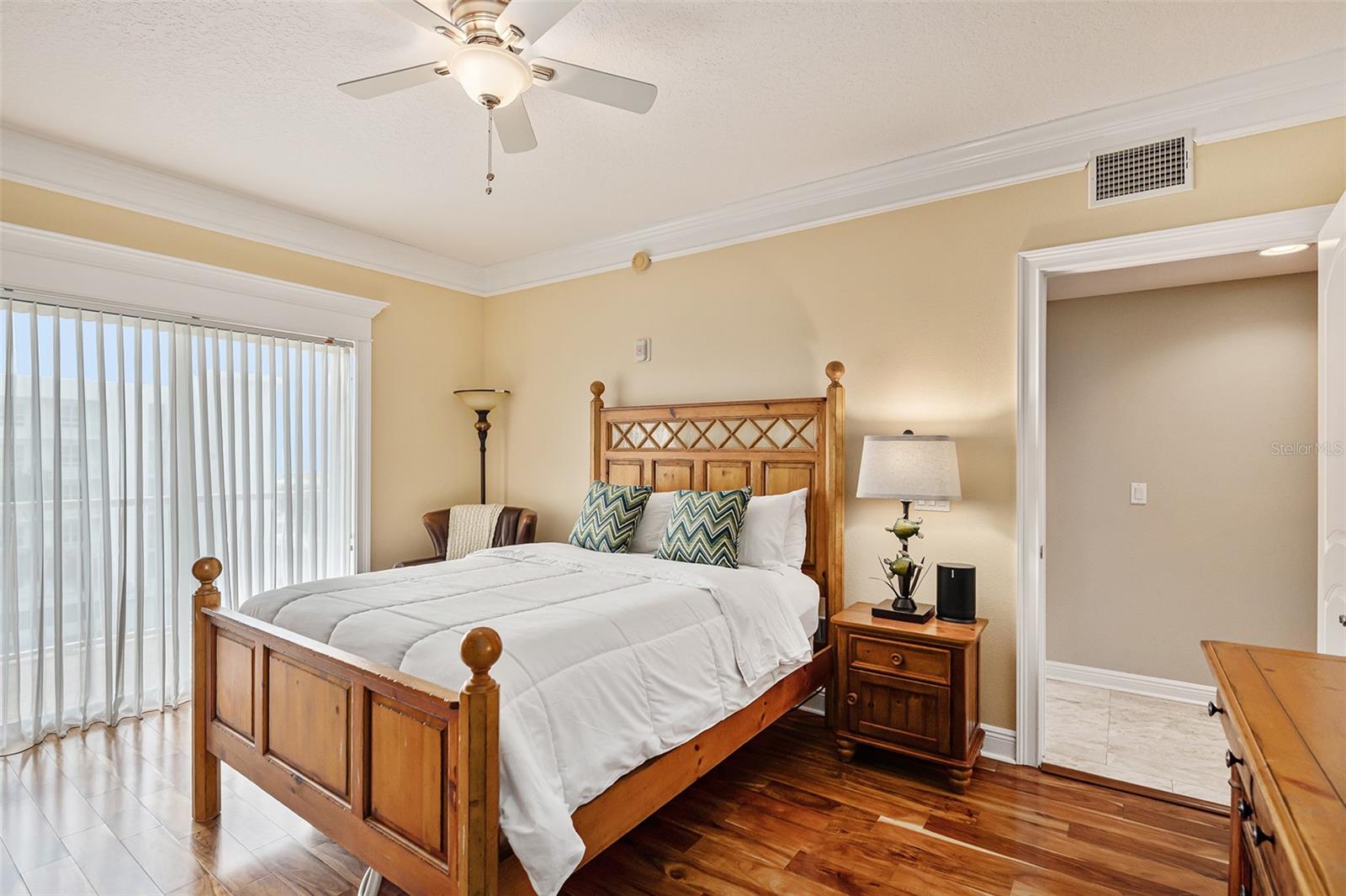 11525 GULF BLVD #401, TREASURE ISLAND, FL, 33706
