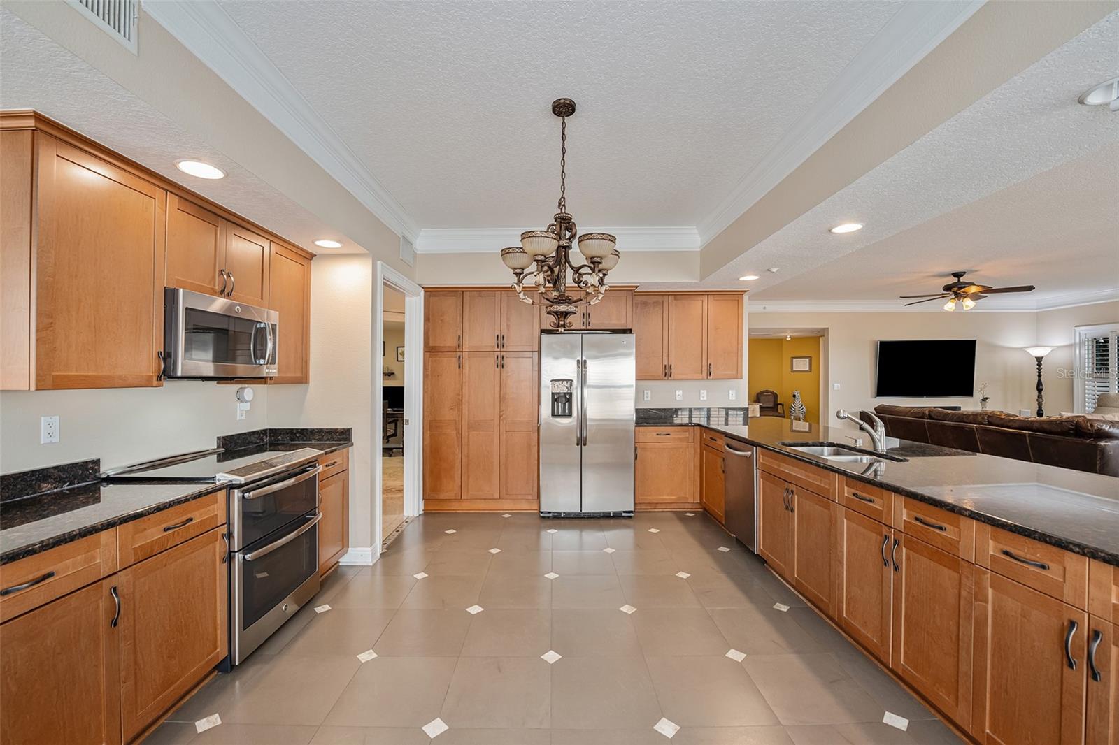 11525 GULF BLVD #401, TREASURE ISLAND, FL, 33706