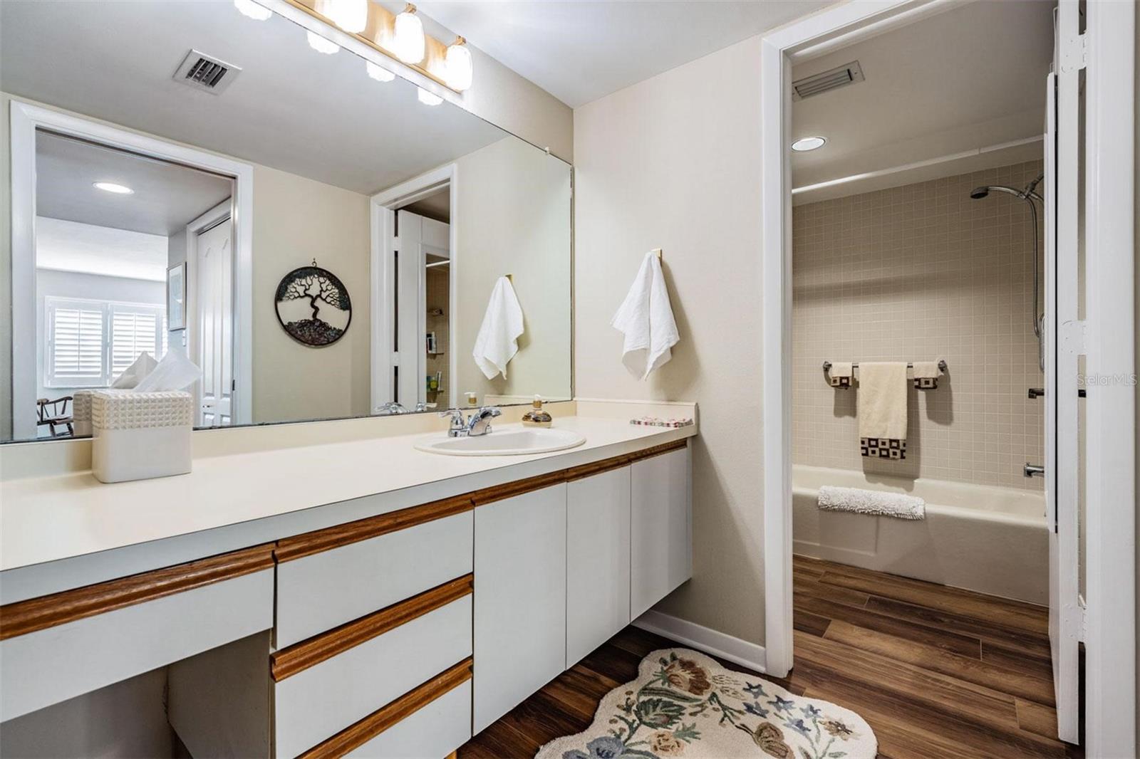 3076 EASTLAND BLVD #305, CLEARWATER, FL, 33761