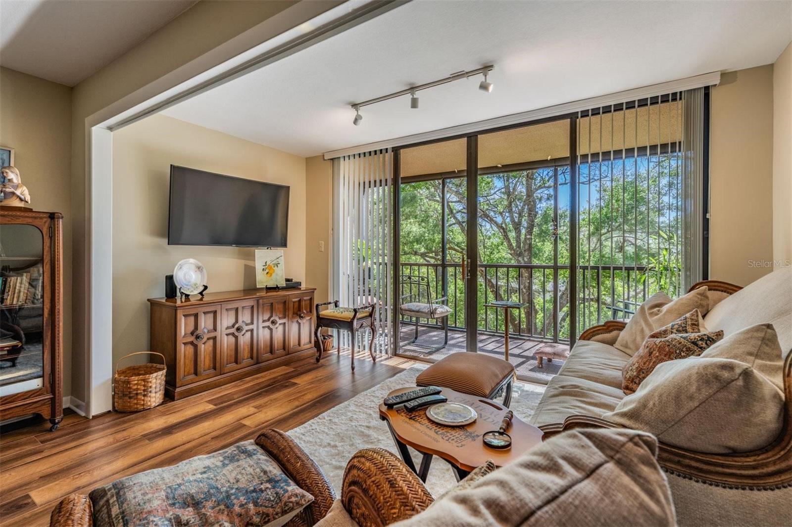 3076 EASTLAND BLVD #305, CLEARWATER, FL, 33761