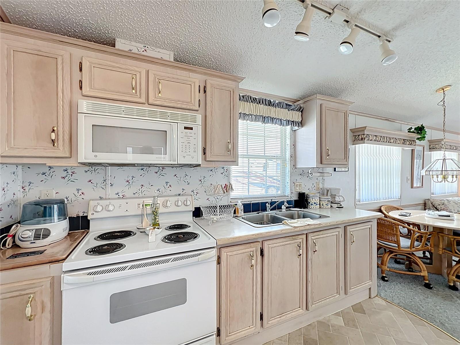 TB8363710 Property Photo