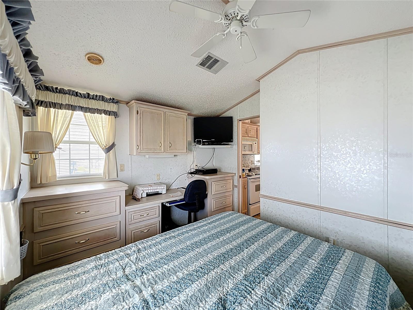 TB8363710 Property Photo