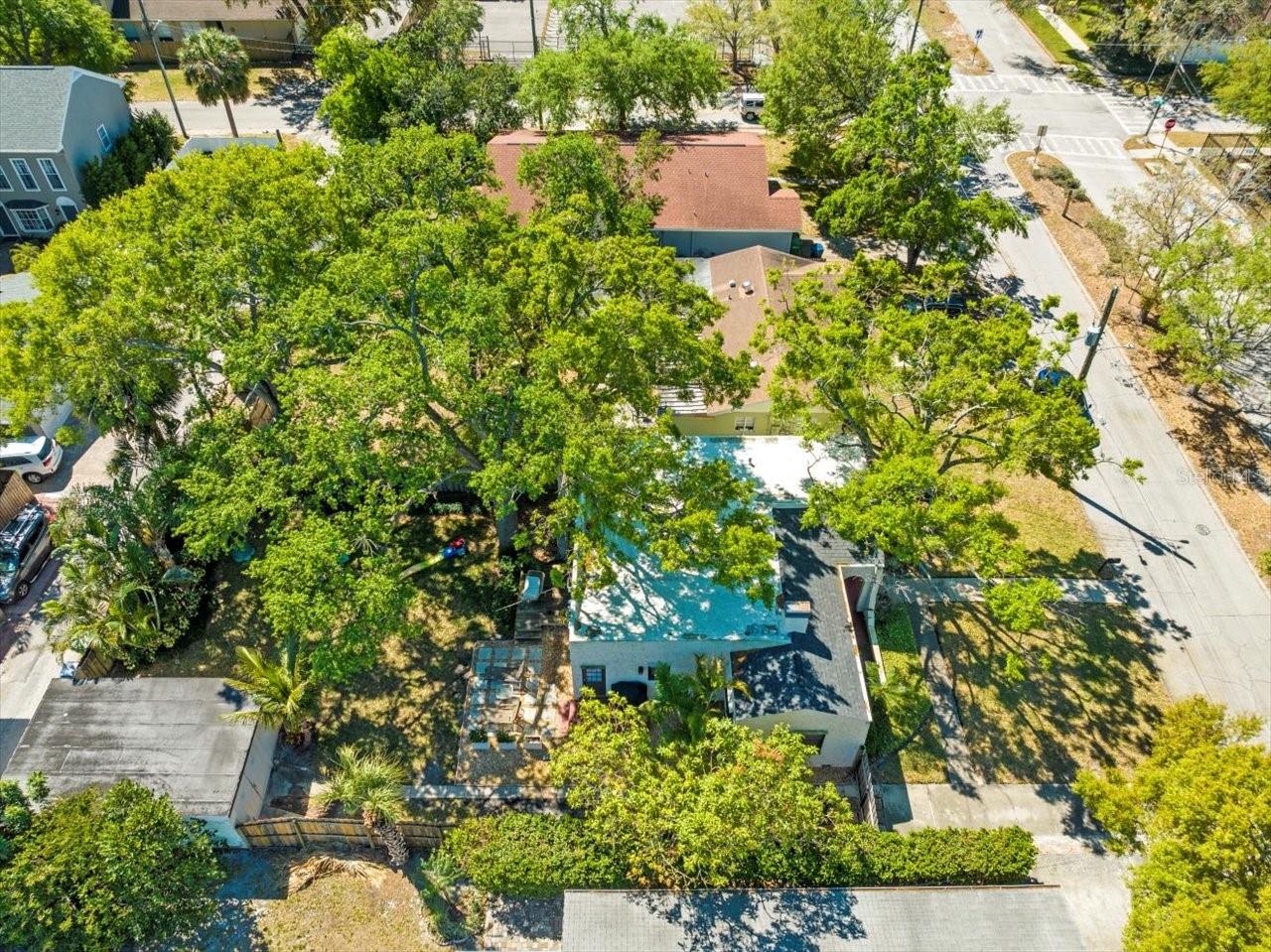 208 S BUNGALOW PARK AVE, TAMPA, FL, 33609