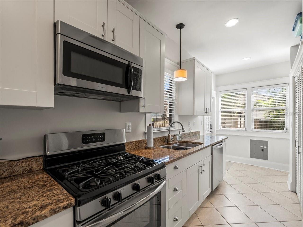 208 S BUNGALOW PARK AVE, TAMPA, FL, 33609