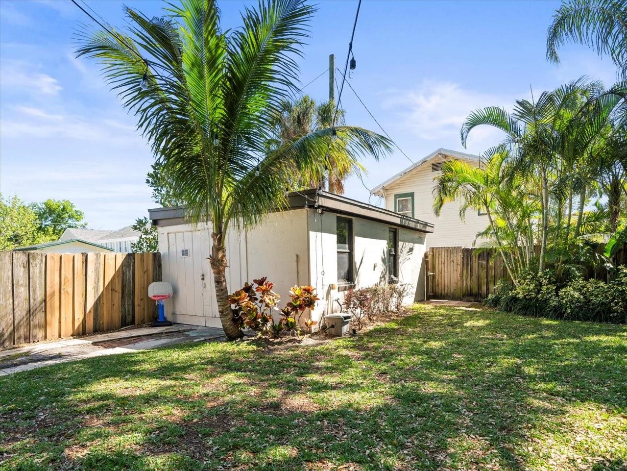 208 S BUNGALOW PARK AVE, TAMPA, FL, 33609