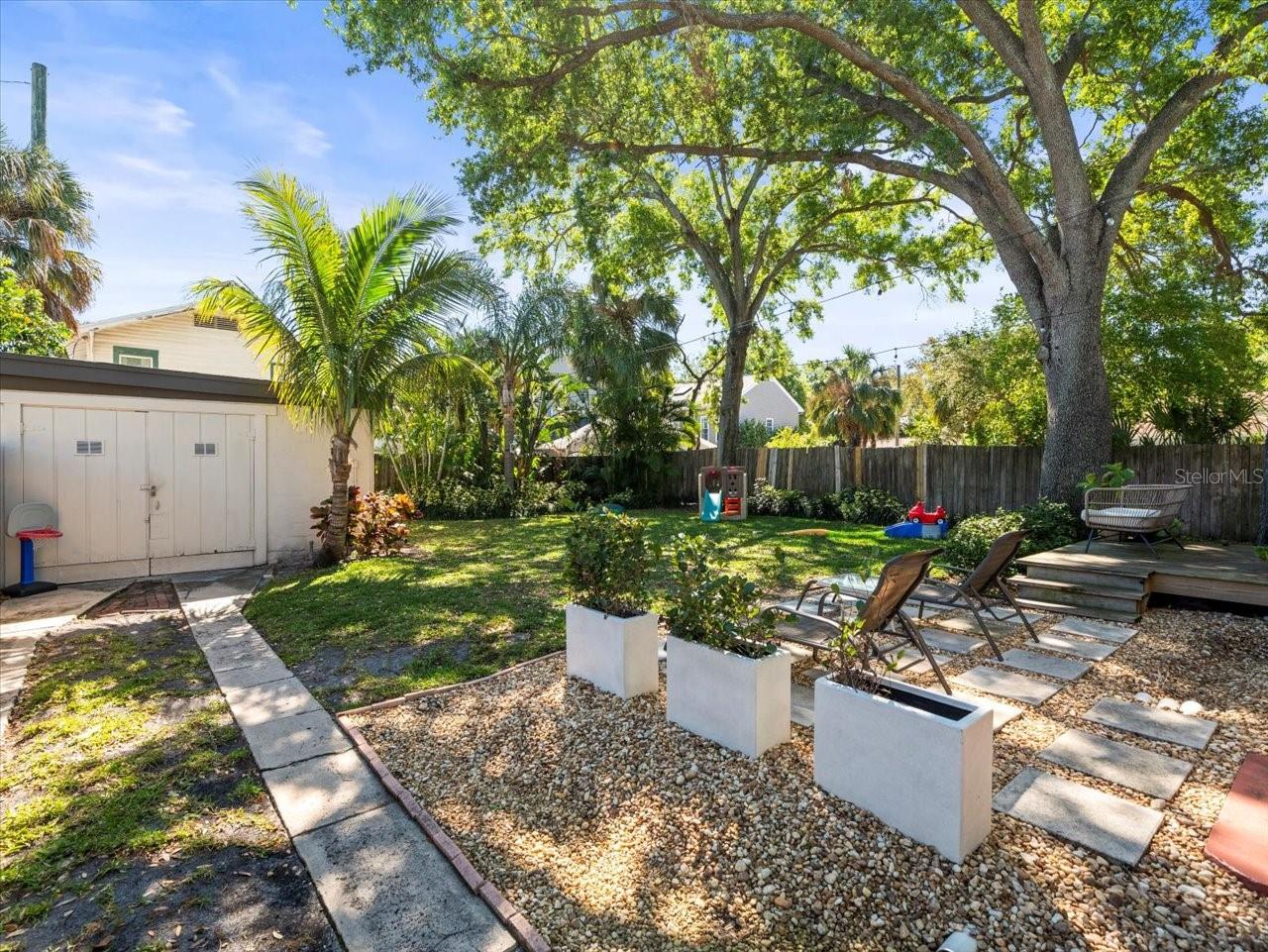 208 S BUNGALOW PARK AVE, TAMPA, FL, 33609