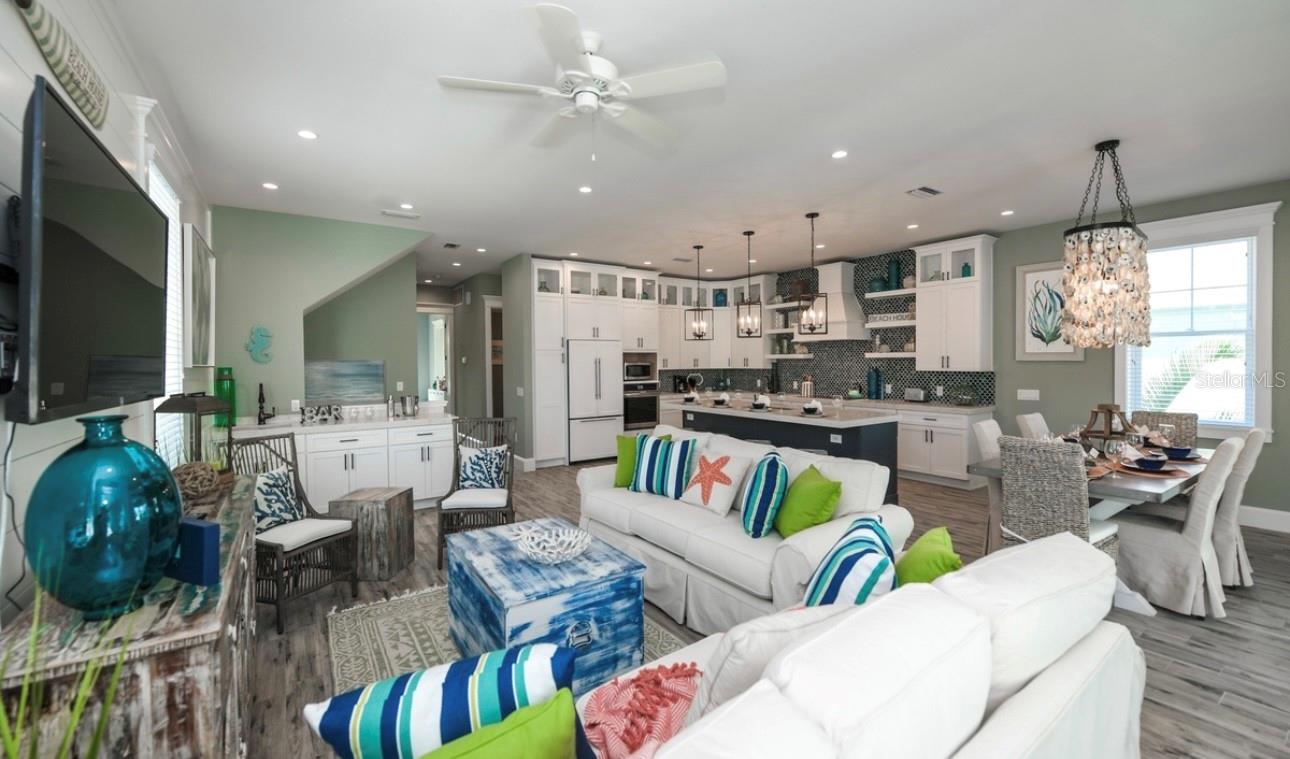 421 SPRING AVE, ANNA MARIA, FL, 34216