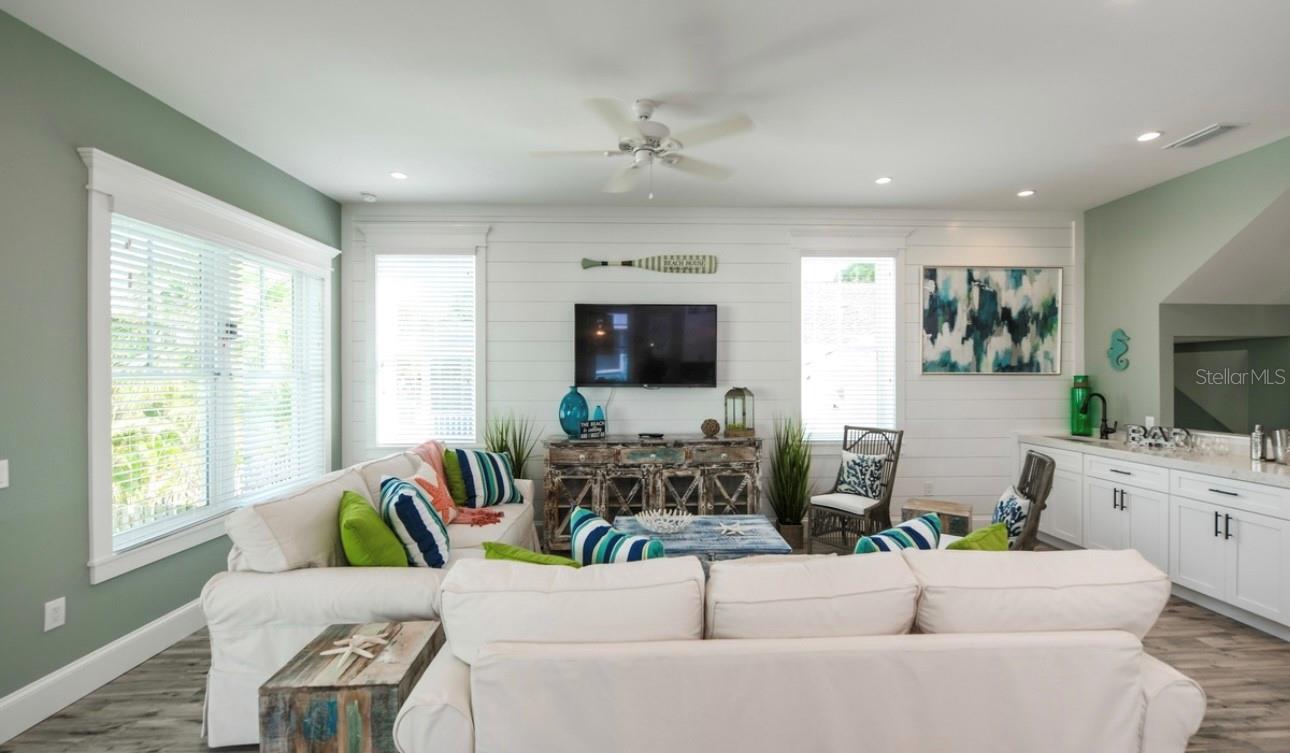 421 SPRING AVE, ANNA MARIA, FL, 34216