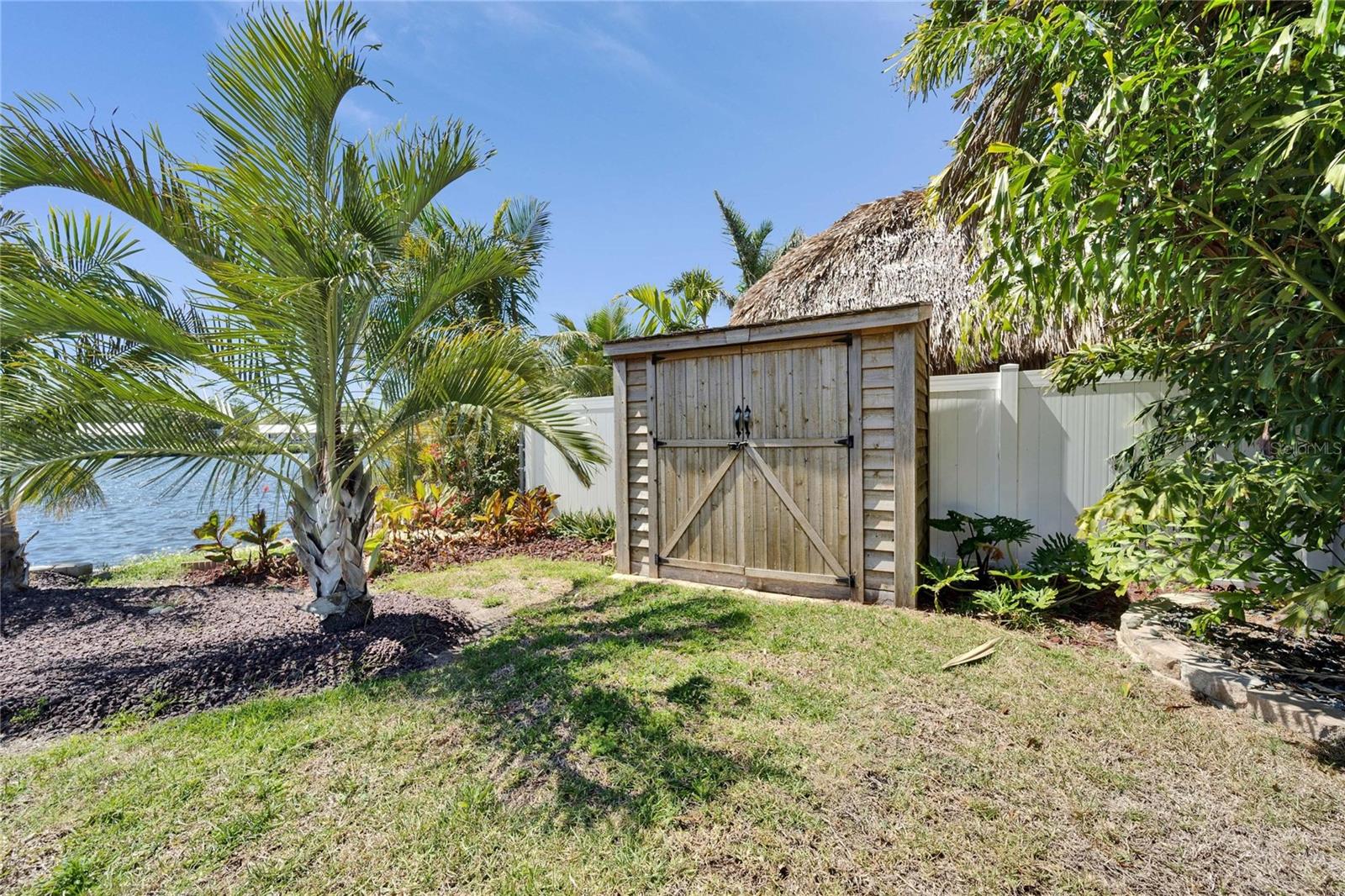810 BLUE HERON BLVD, RUSKIN, FL, 33570