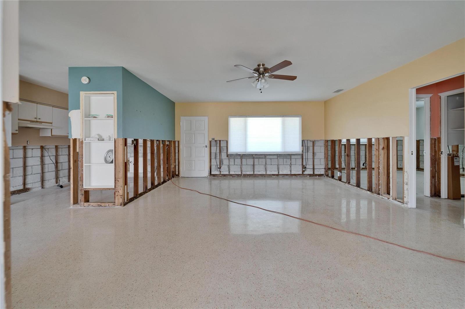 810 BLUE HERON BLVD, RUSKIN, FL, 33570