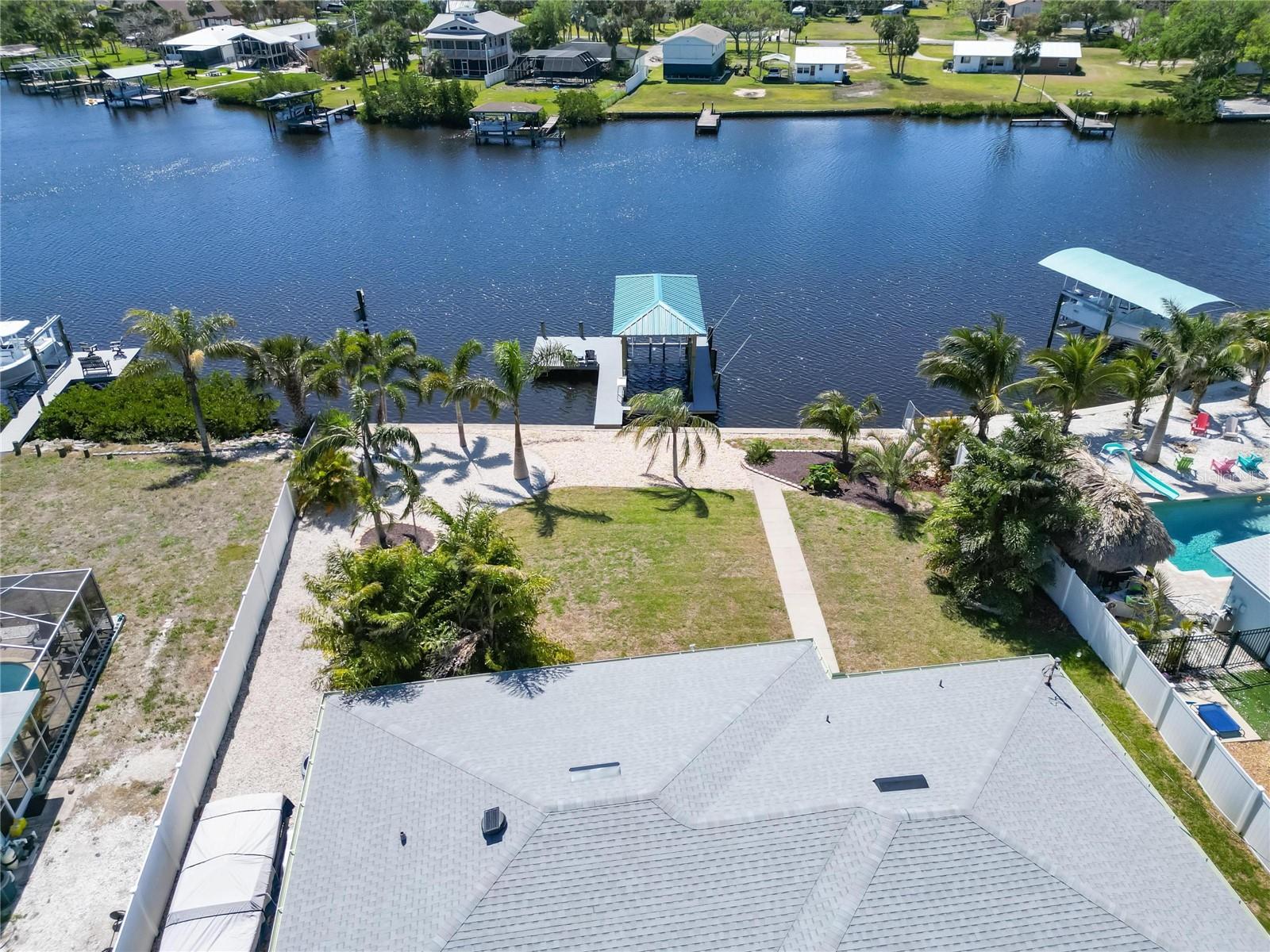 810 BLUE HERON BLVD, RUSKIN, FL, 33570