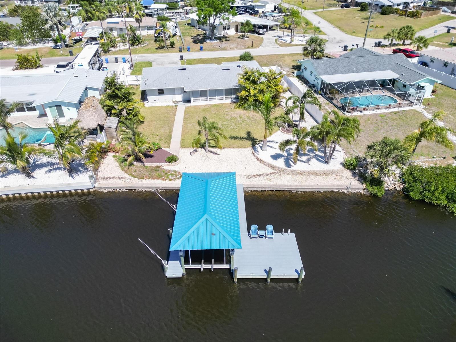 810 BLUE HERON BLVD, RUSKIN, FL, 33570