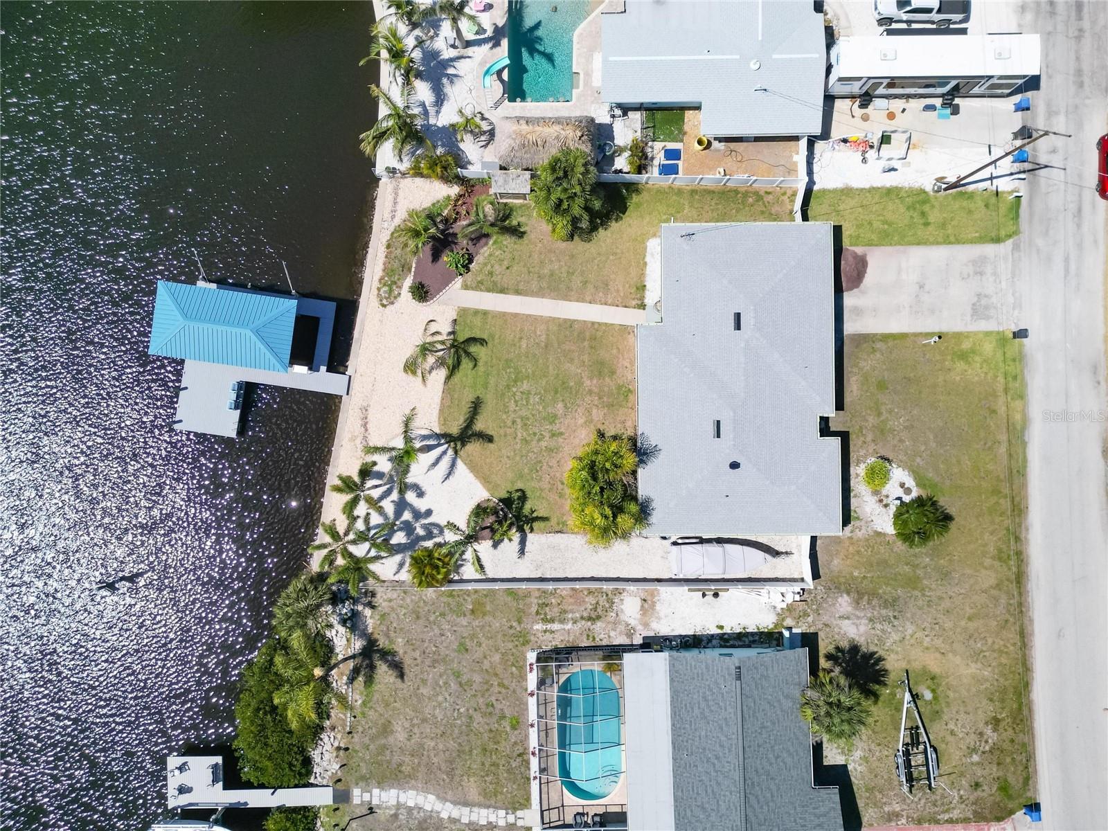 810 BLUE HERON BLVD, RUSKIN, FL, 33570
