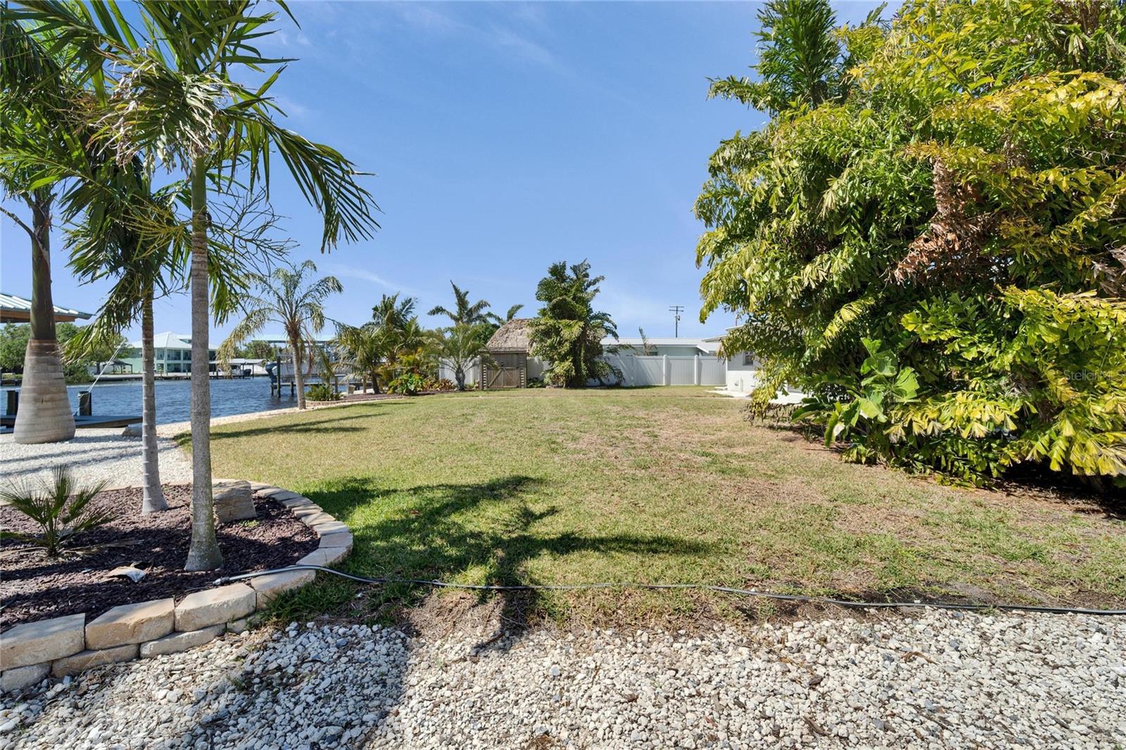 810 BLUE HERON BLVD, RUSKIN, FL, 33570