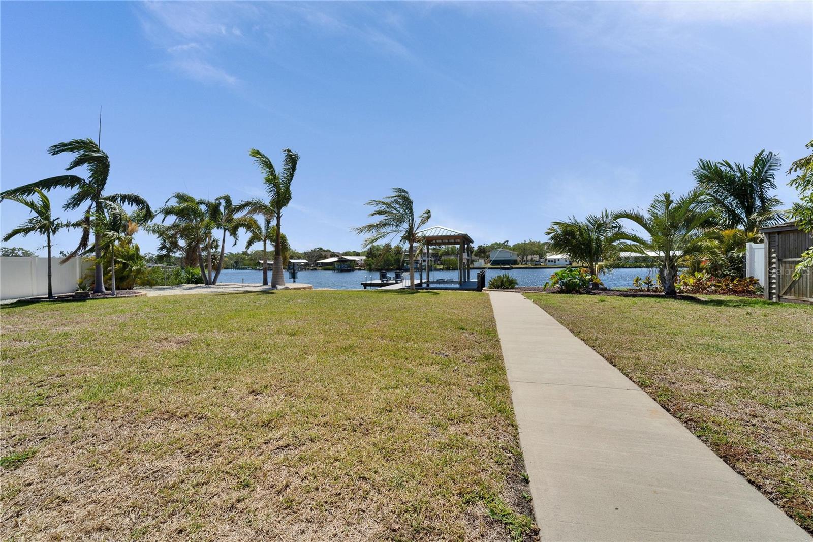 810 BLUE HERON BLVD, RUSKIN, FL, 33570