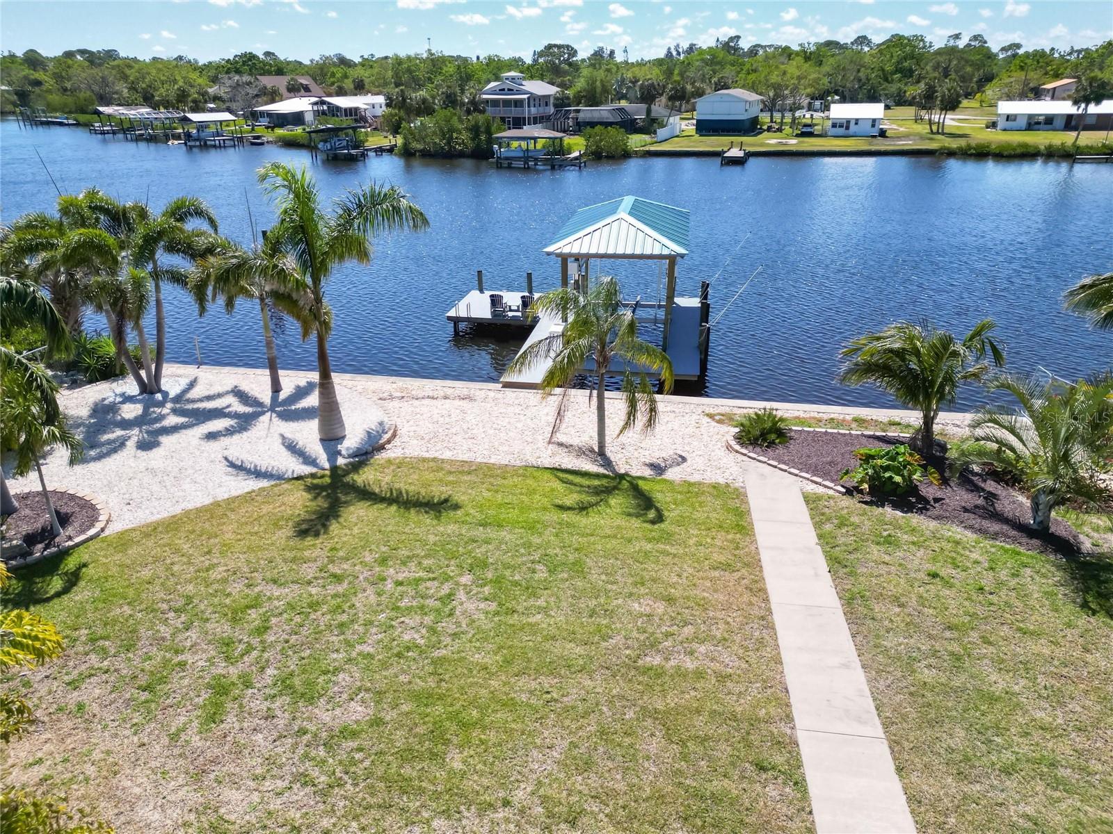 810 BLUE HERON BLVD, RUSKIN, FL, 33570