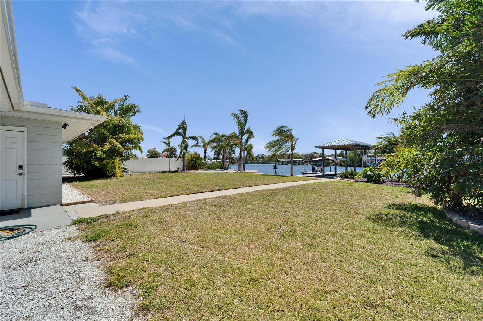 810 BLUE HERON BLVD, RUSKIN, FL, 33570