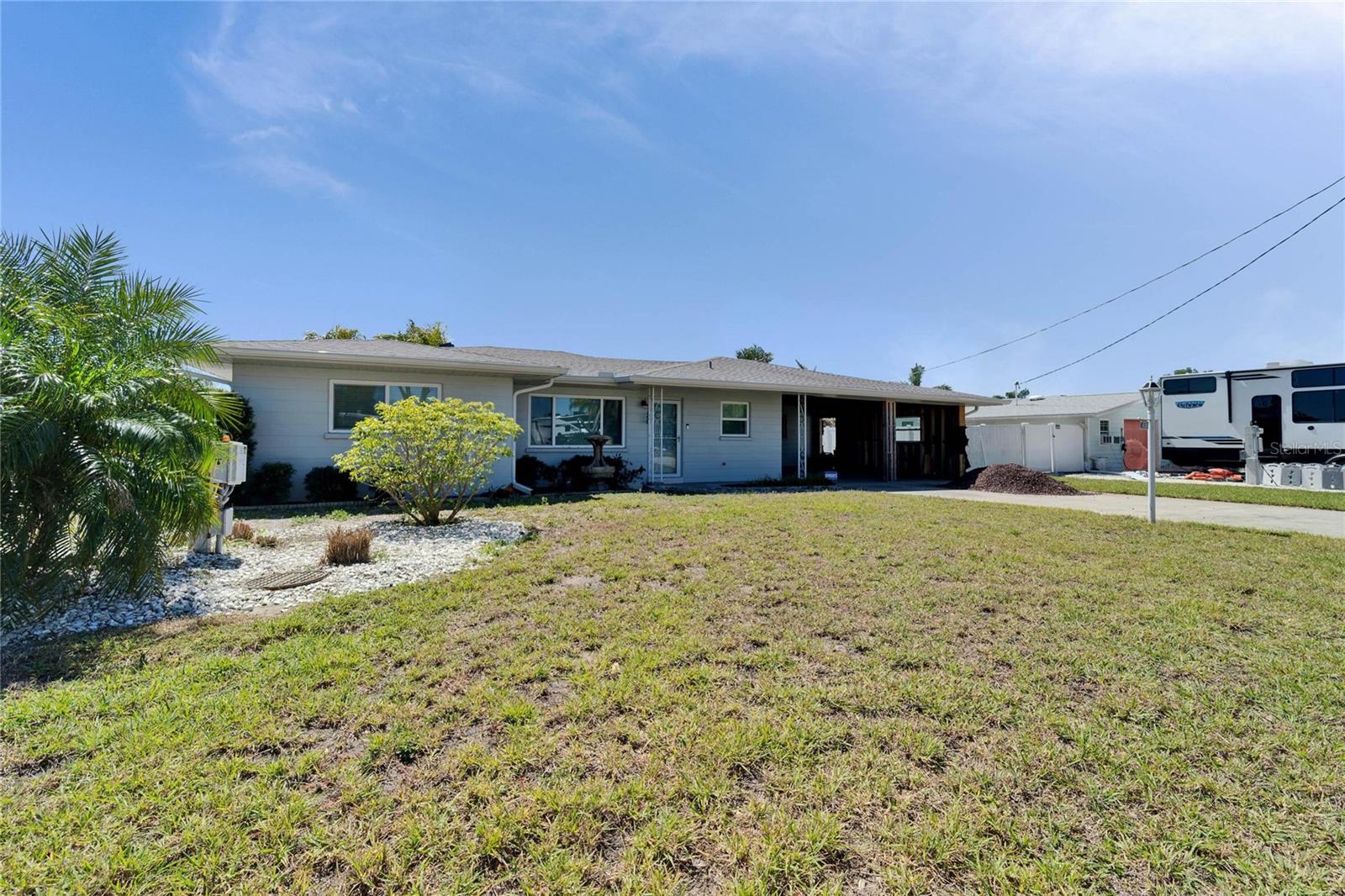 810 BLUE HERON BLVD, RUSKIN, FL, 33570