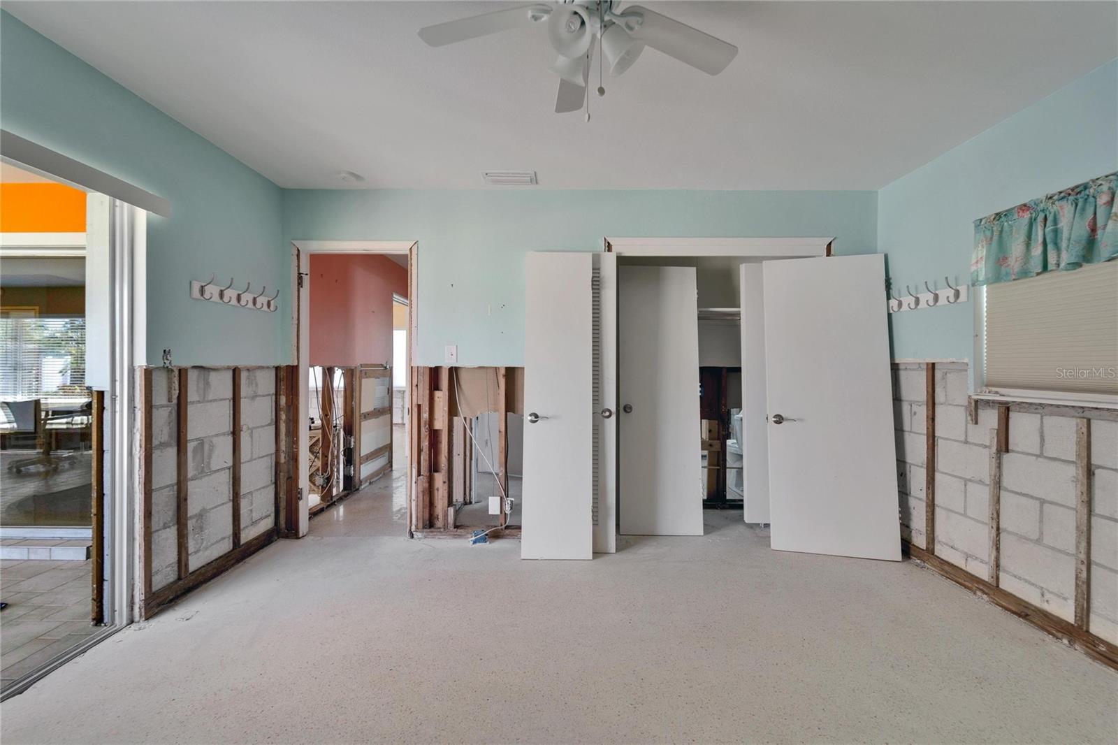 810 BLUE HERON BLVD, RUSKIN, FL, 33570