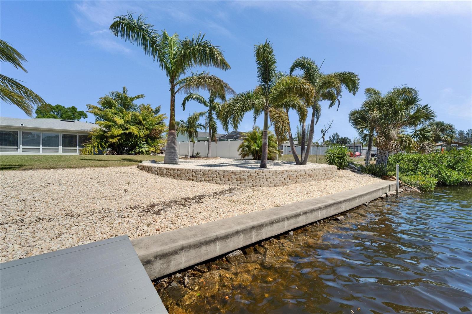 810 BLUE HERON BLVD, RUSKIN, FL, 33570
