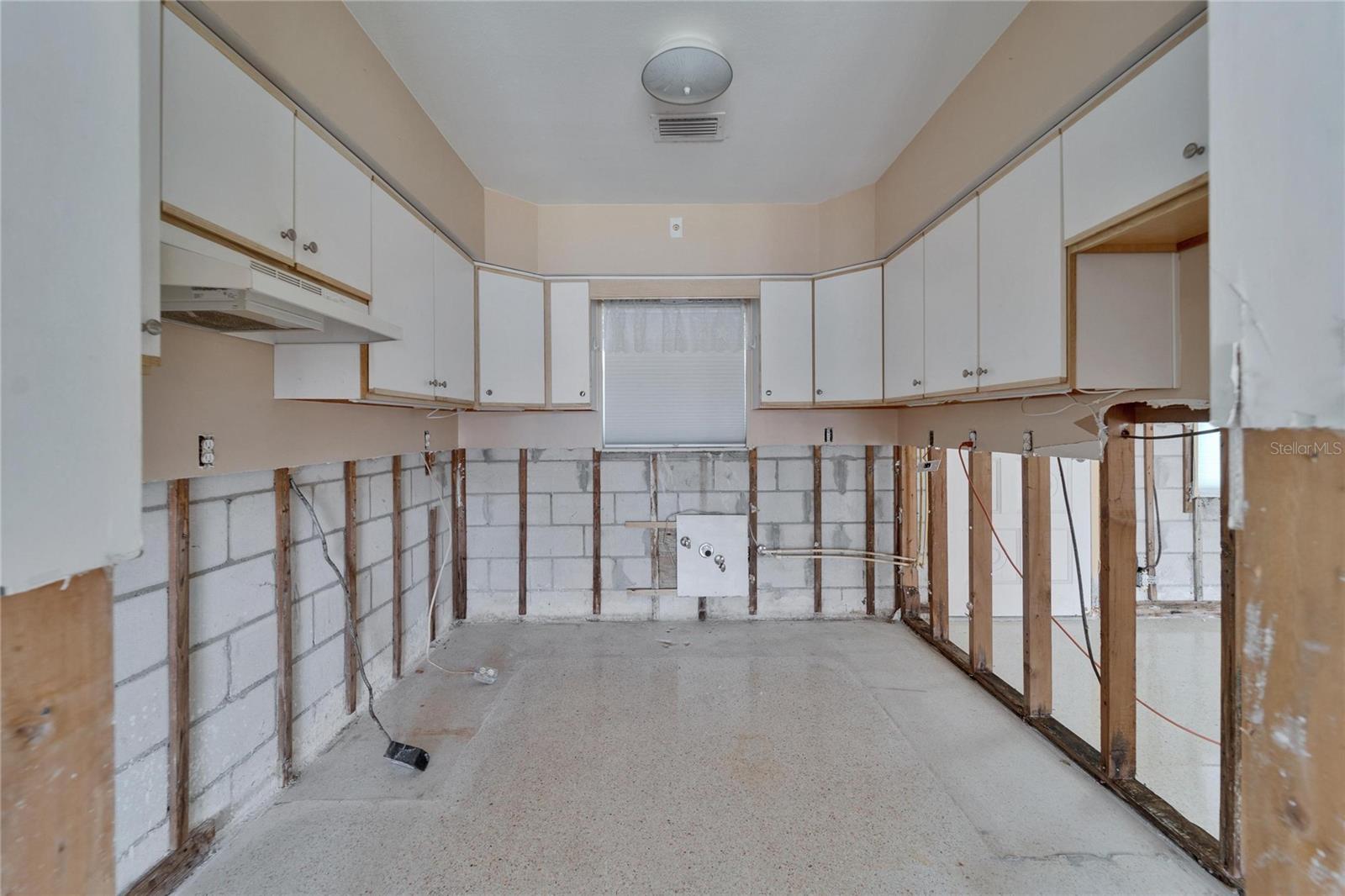 810 BLUE HERON BLVD, RUSKIN, FL, 33570