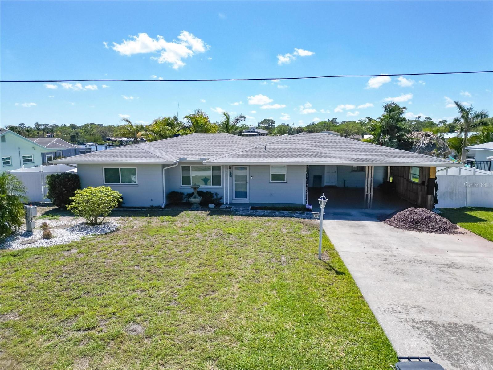 810 BLUE HERON BLVD, RUSKIN, FL, 33570