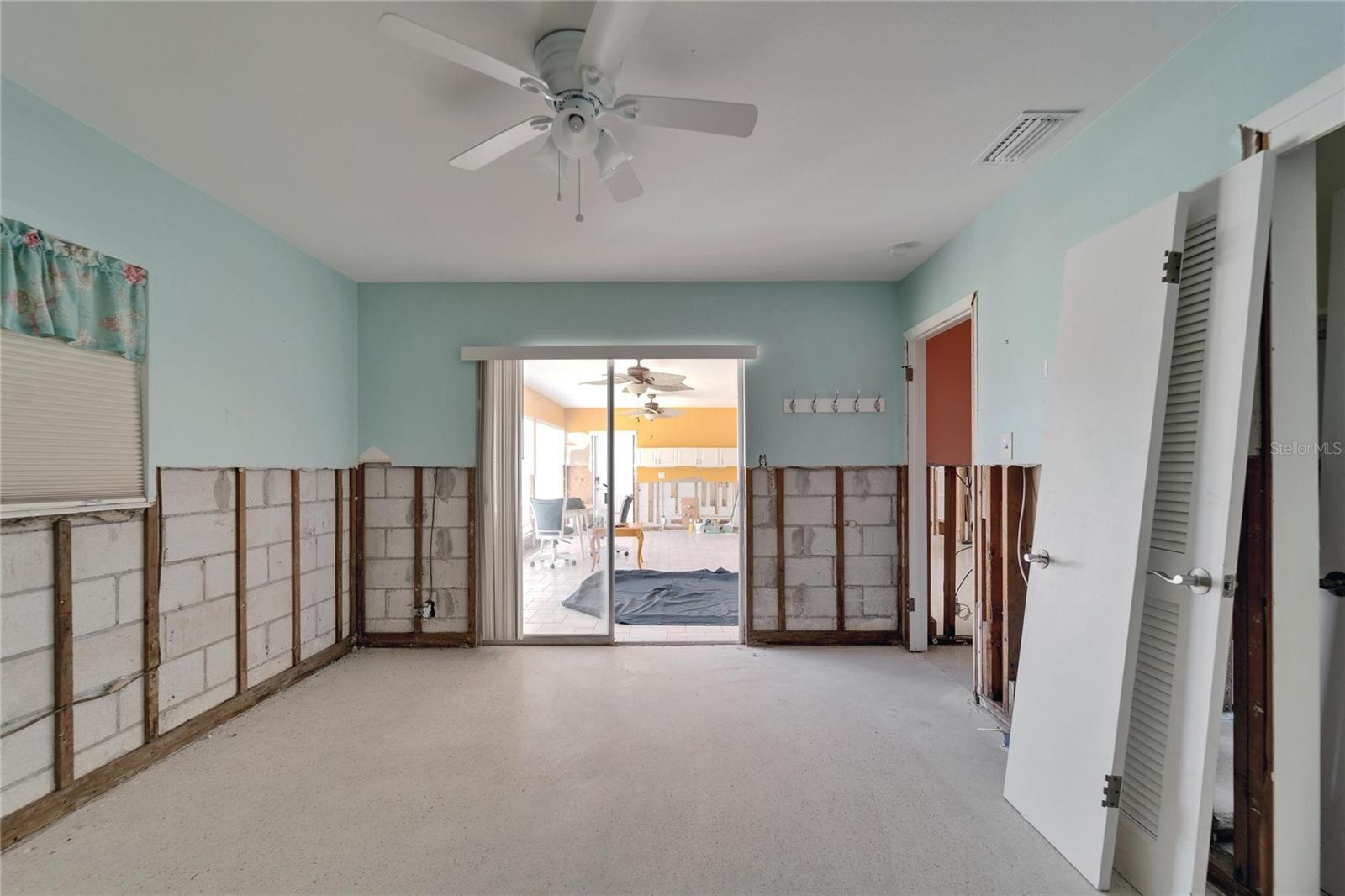 810 BLUE HERON BLVD, RUSKIN, FL, 33570