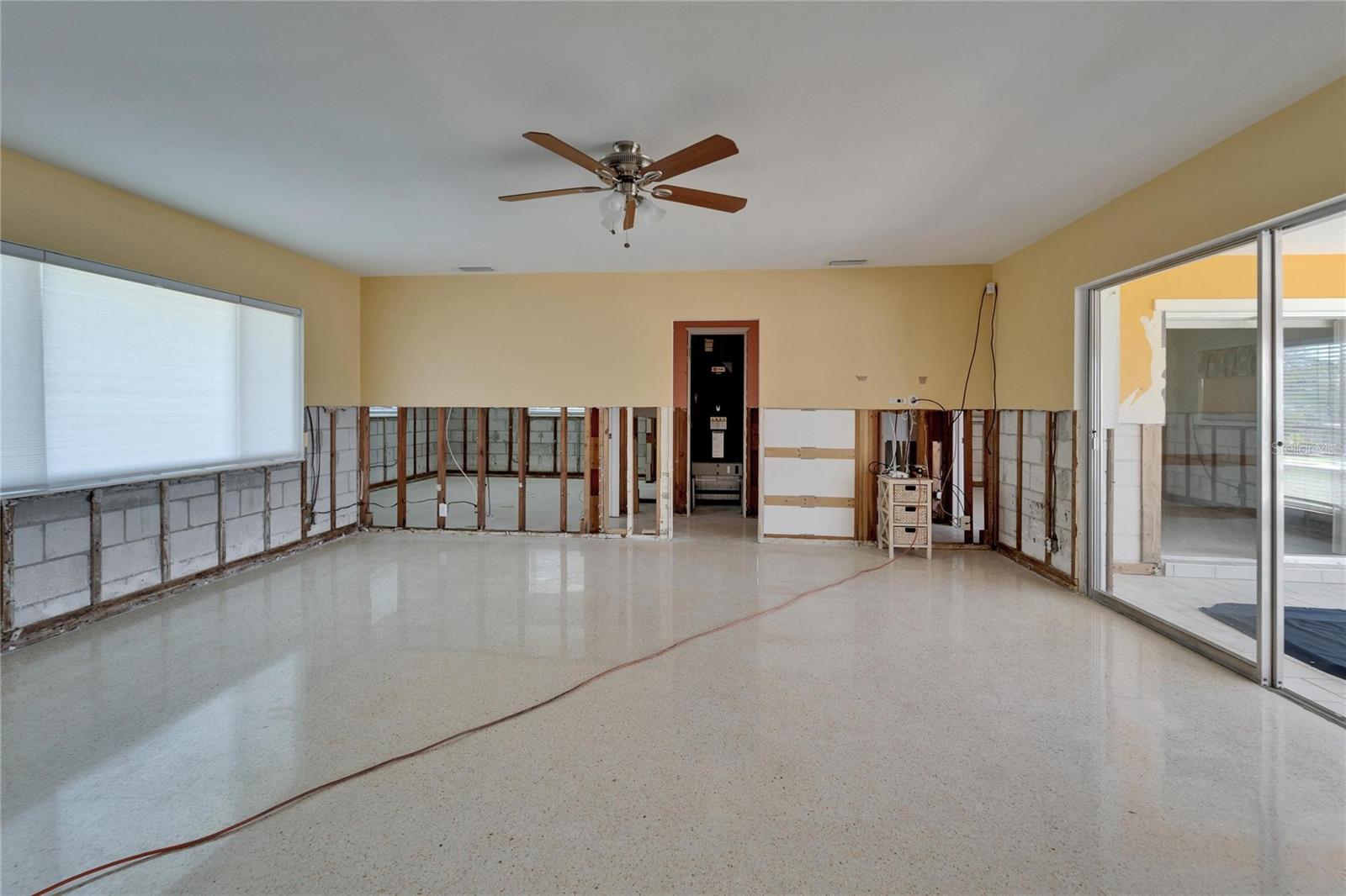 810 BLUE HERON BLVD, RUSKIN, FL, 33570