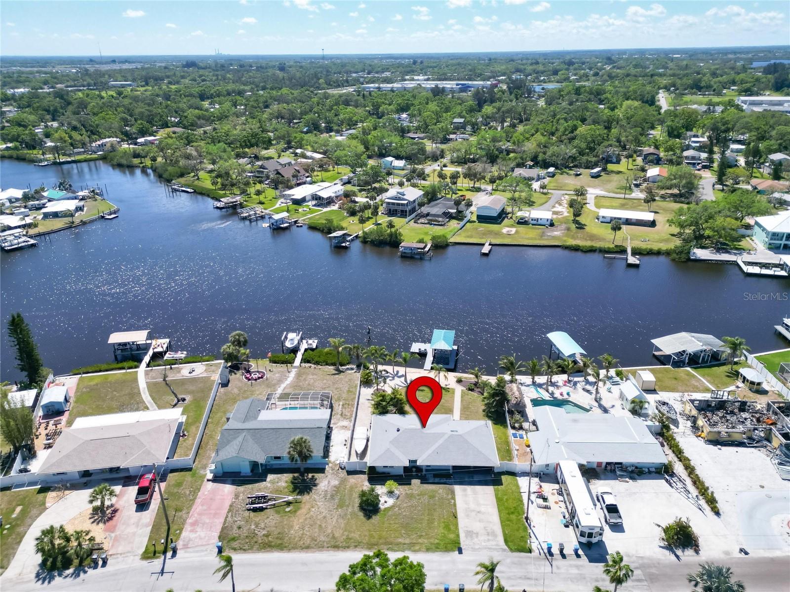 810 BLUE HERON BLVD, RUSKIN, FL, 33570