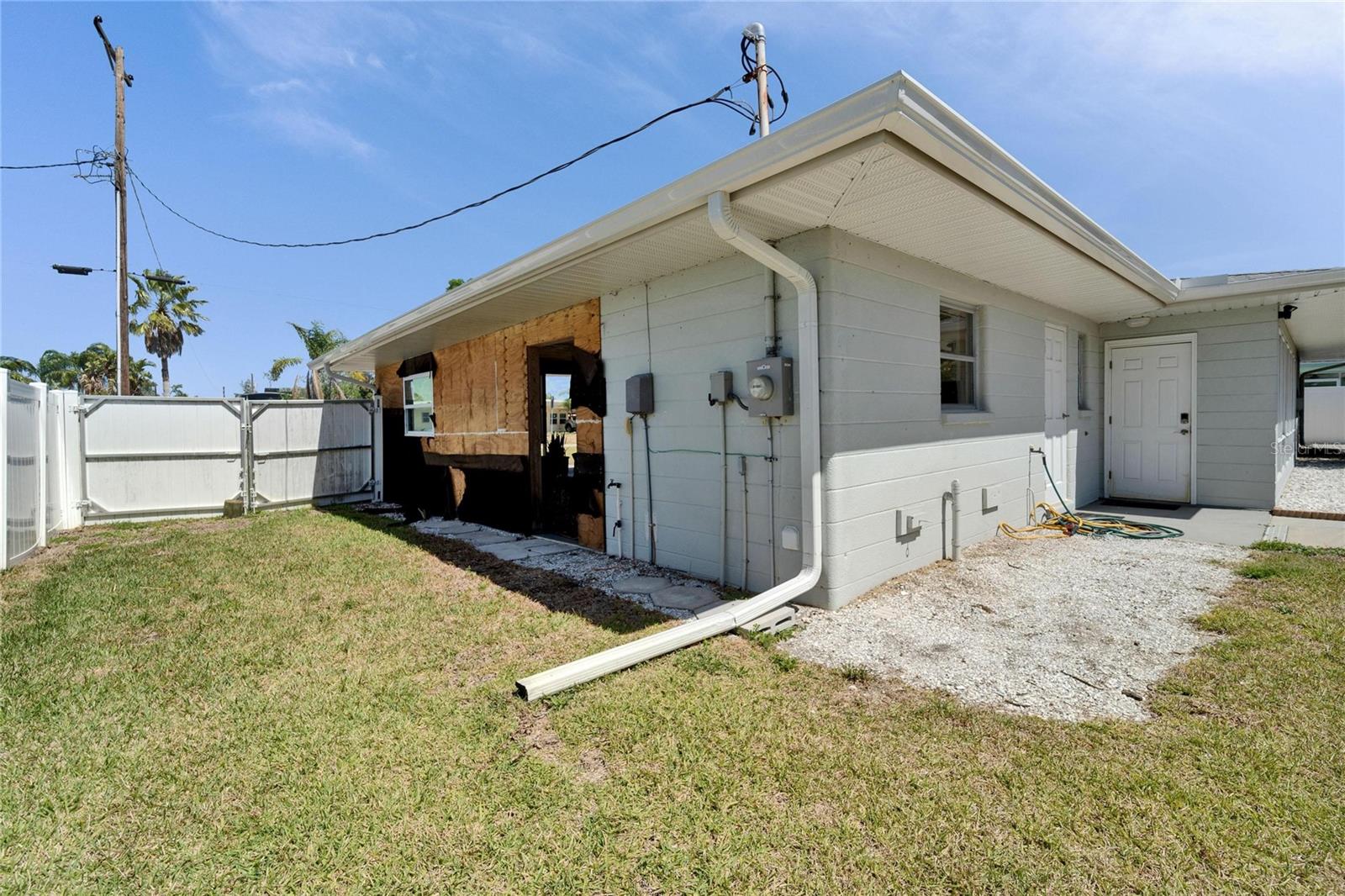 810 BLUE HERON BLVD, RUSKIN, FL, 33570