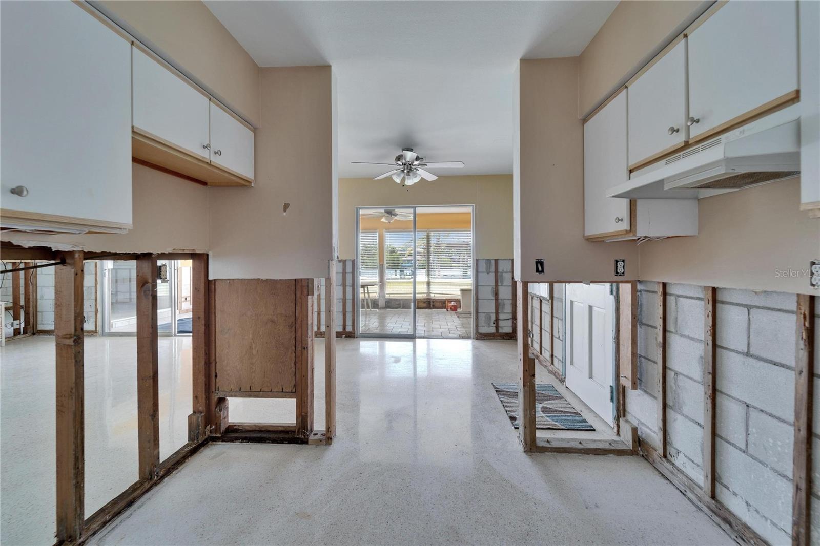810 BLUE HERON BLVD, RUSKIN, FL, 33570