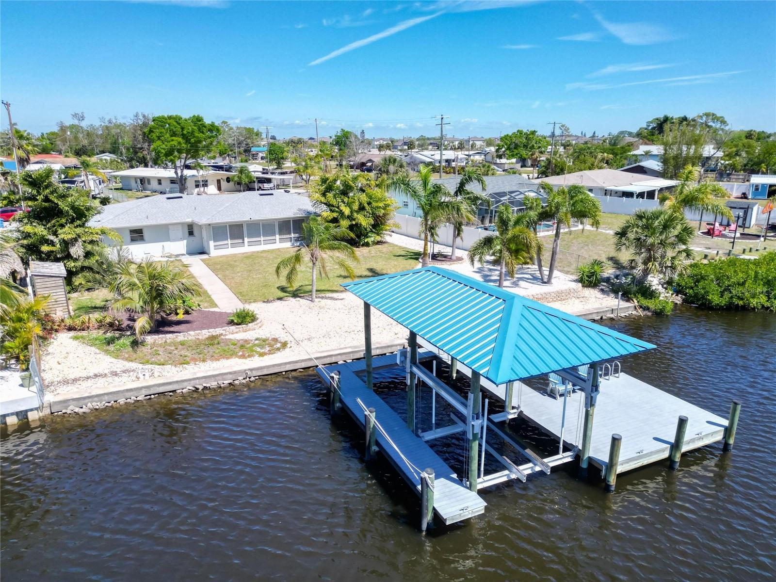 810 BLUE HERON BLVD, RUSKIN, FL, 33570