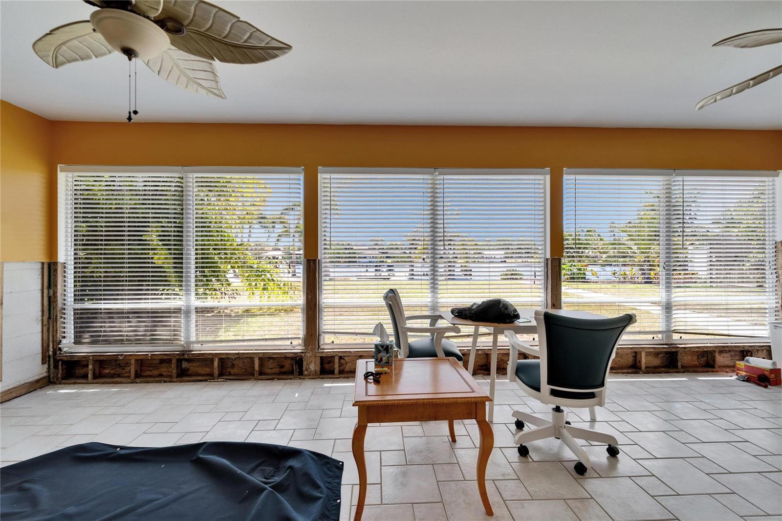 810 BLUE HERON BLVD, RUSKIN, FL, 33570