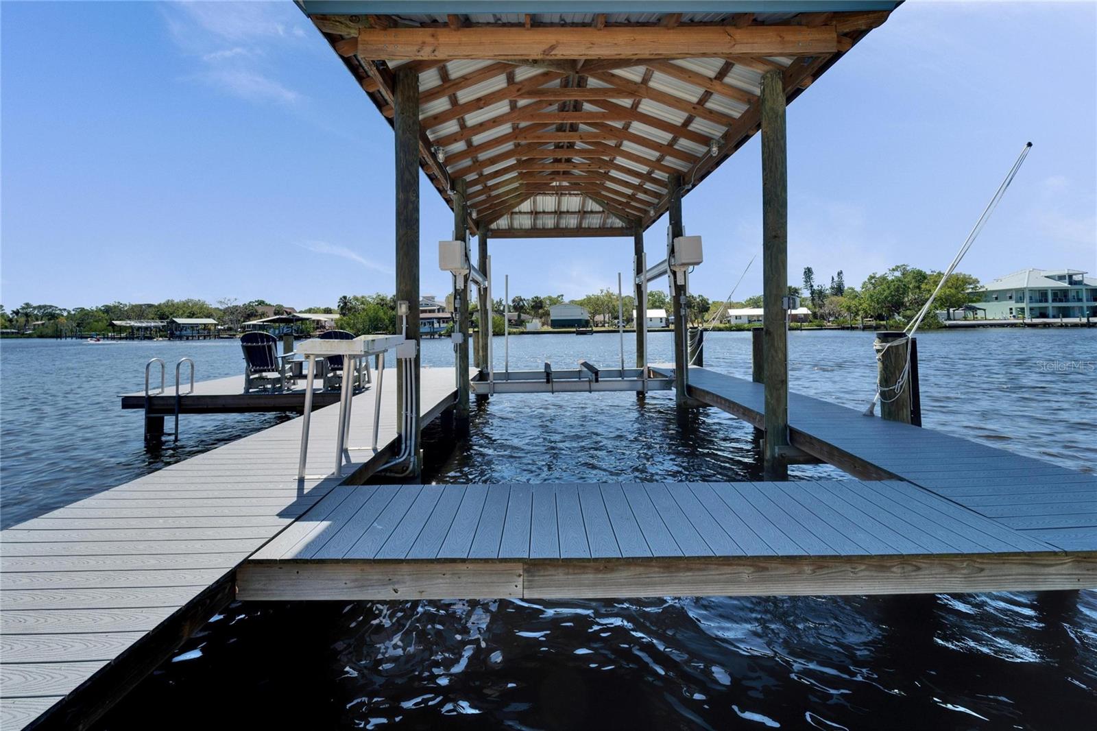810 BLUE HERON BLVD, RUSKIN, FL, 33570