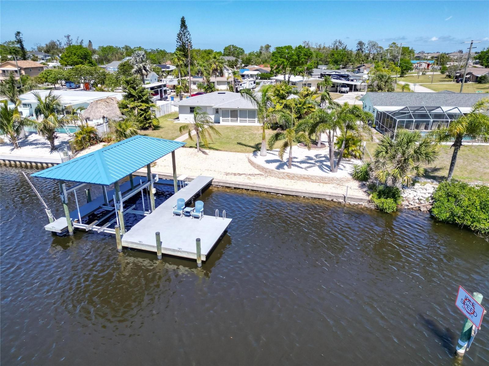 810 BLUE HERON BLVD, RUSKIN, FL, 33570