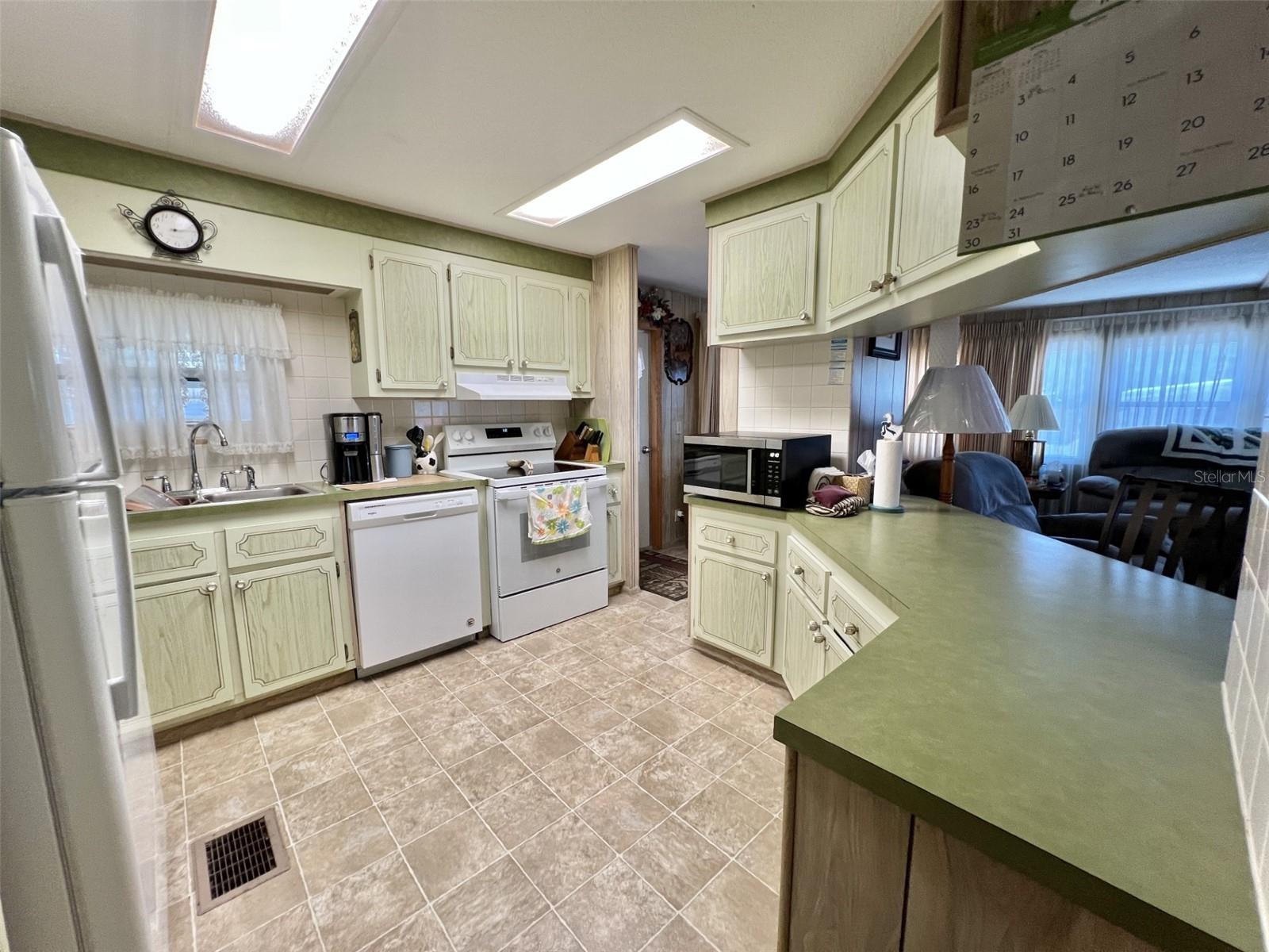 111 AZALEA TRL, LEESBURG, FL, 34748