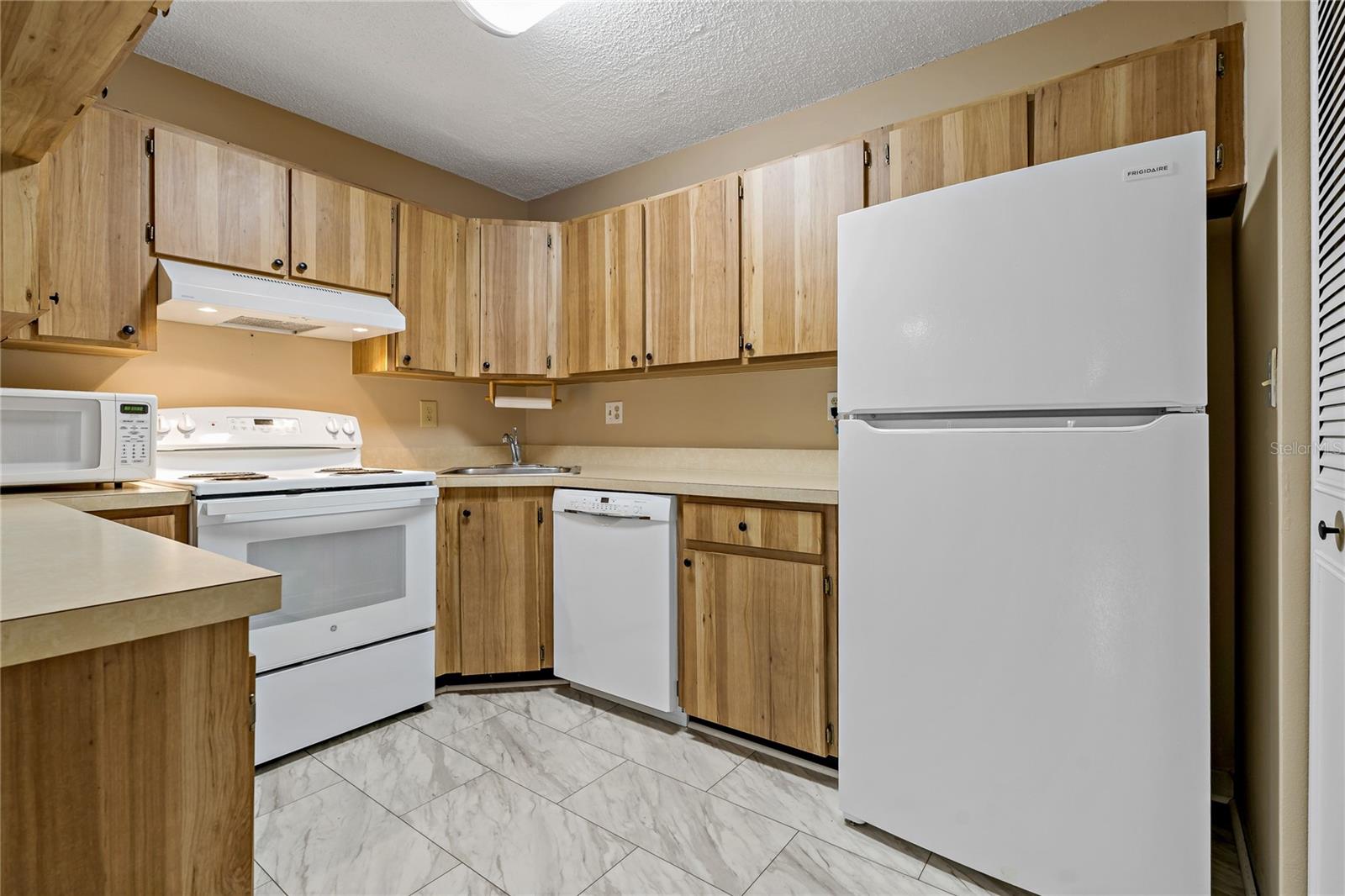 1737 PINE RIDGE WAY W #B-1, PALM HARBOR, FL, 34684