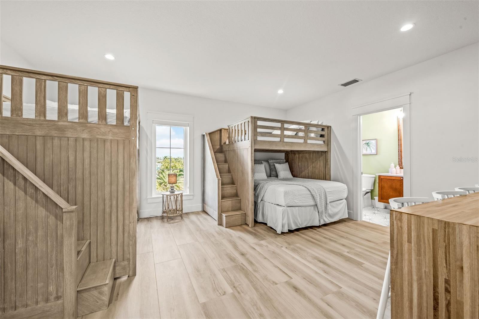 141 AVENIDA VENECCIA, SARASOTA, FL, 34242
