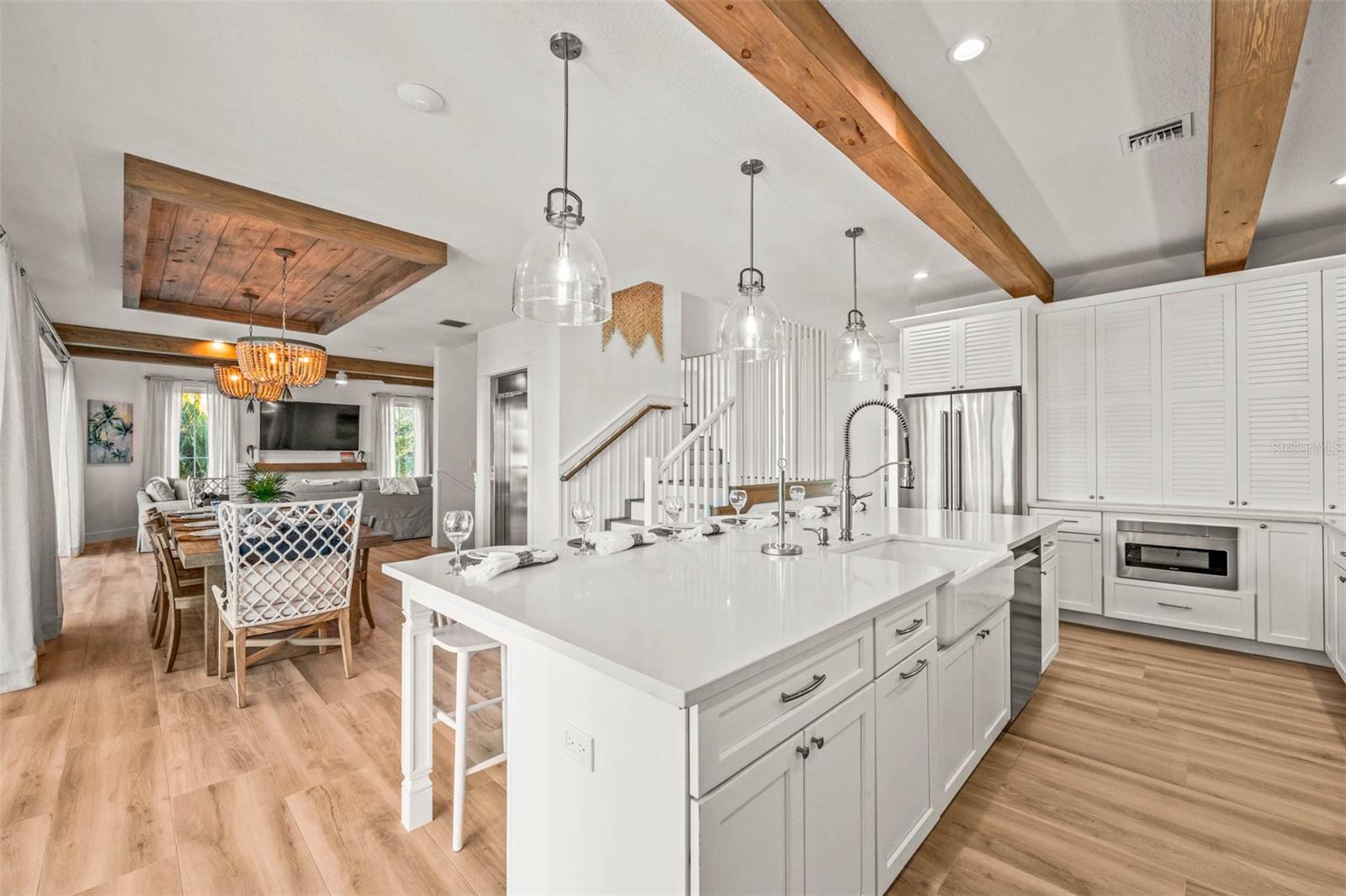 141 AVENIDA VENECCIA, SARASOTA, FL, 34242