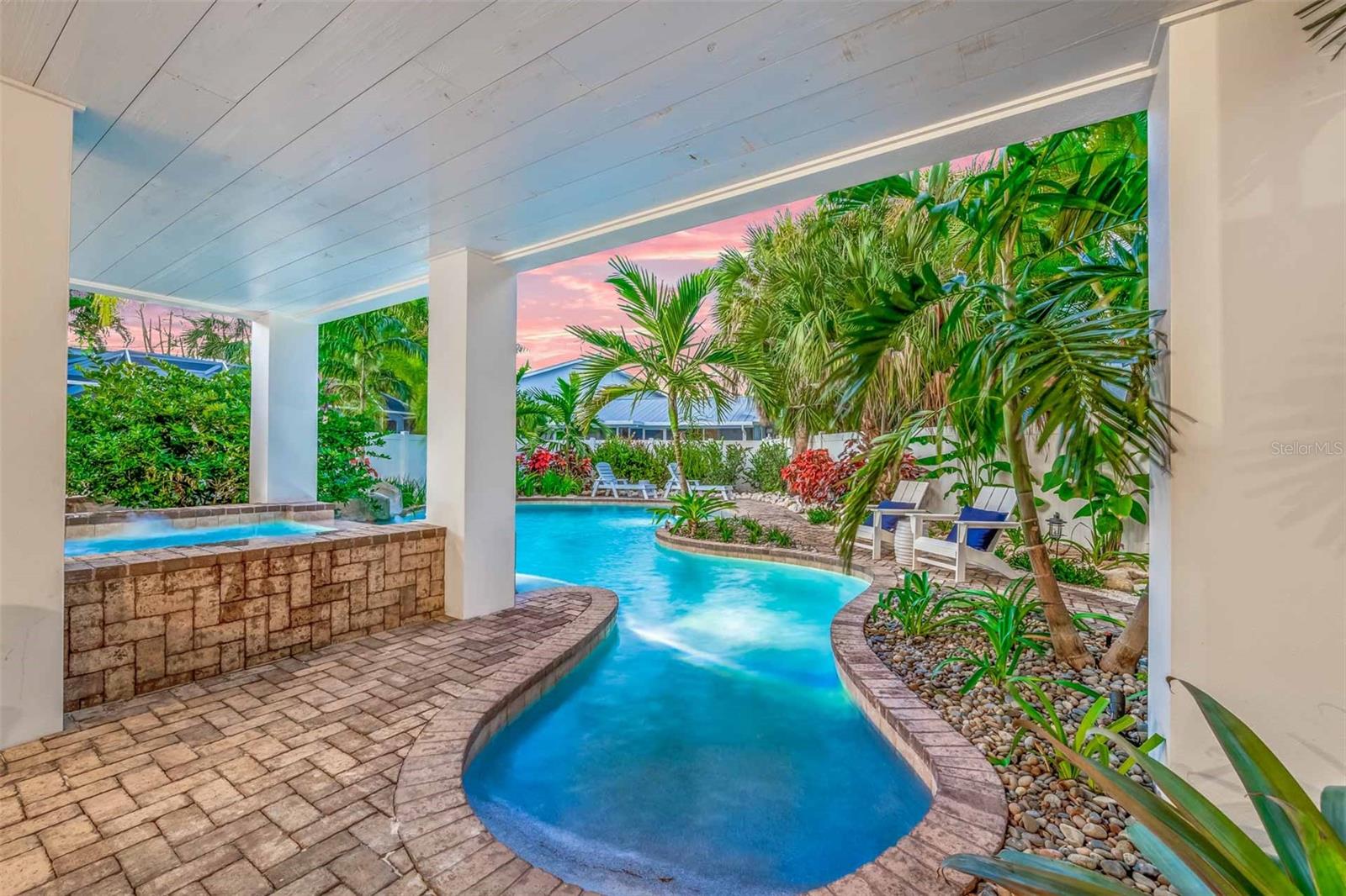 141 AVENIDA VENECCIA, SARASOTA, FL, 34242