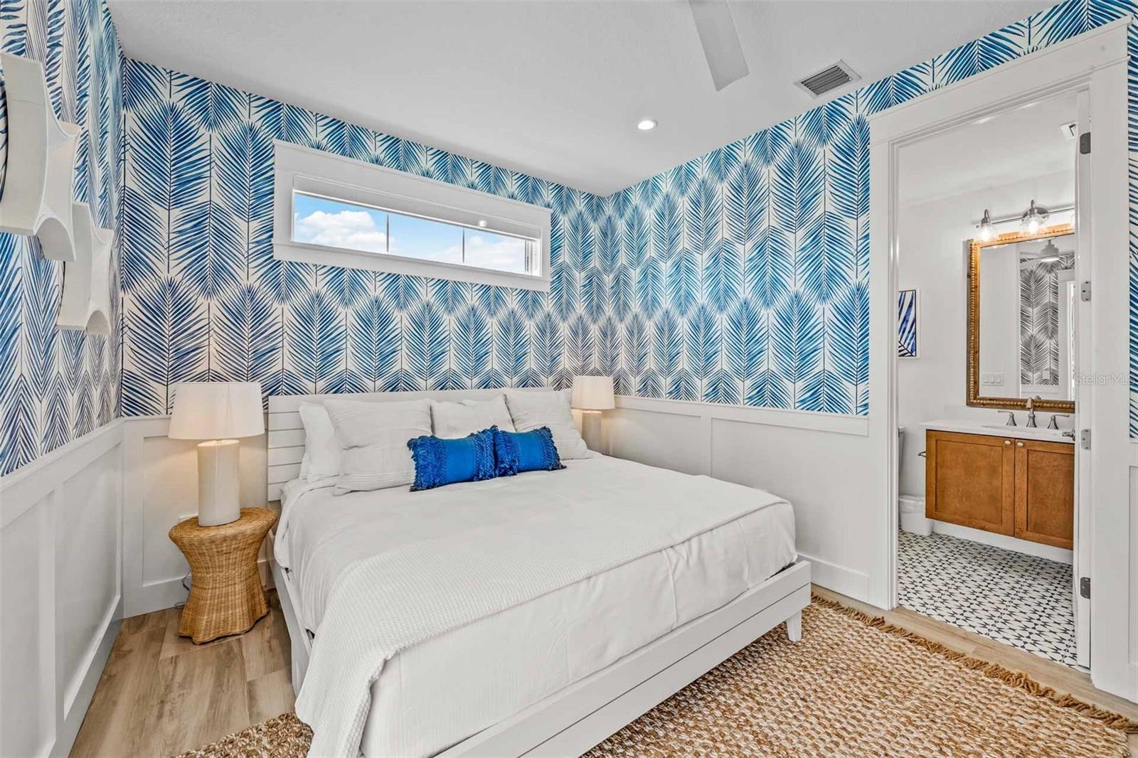 141 AVENIDA VENECCIA, SARASOTA, FL, 34242