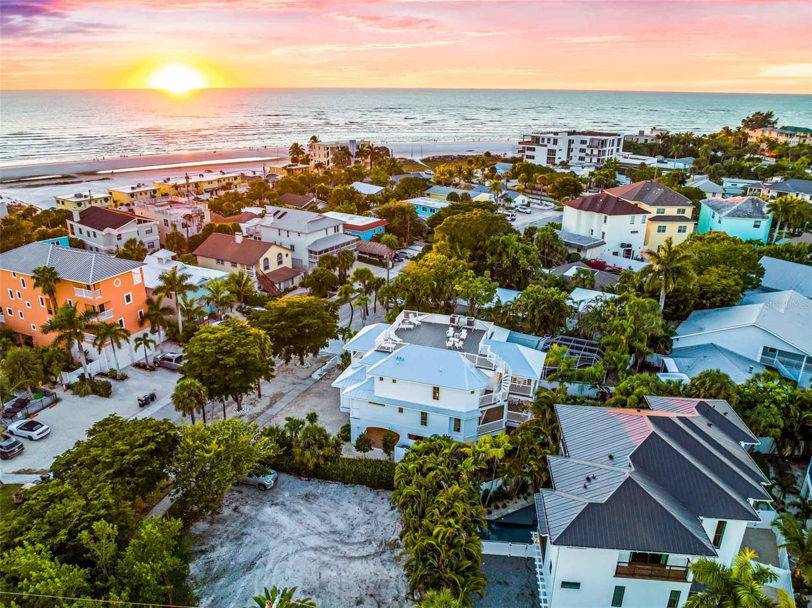 141 AVENIDA VENECCIA, SARASOTA, FL, 34242