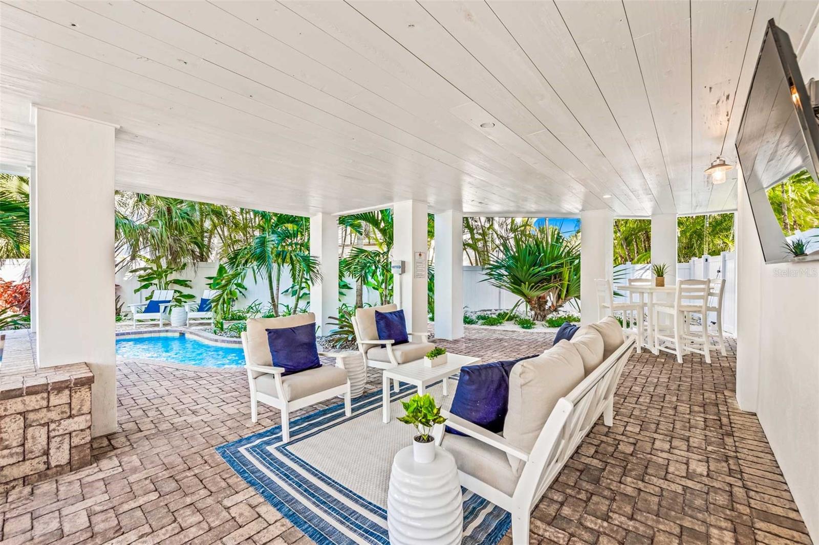 141 AVENIDA VENECCIA, SARASOTA, FL, 34242