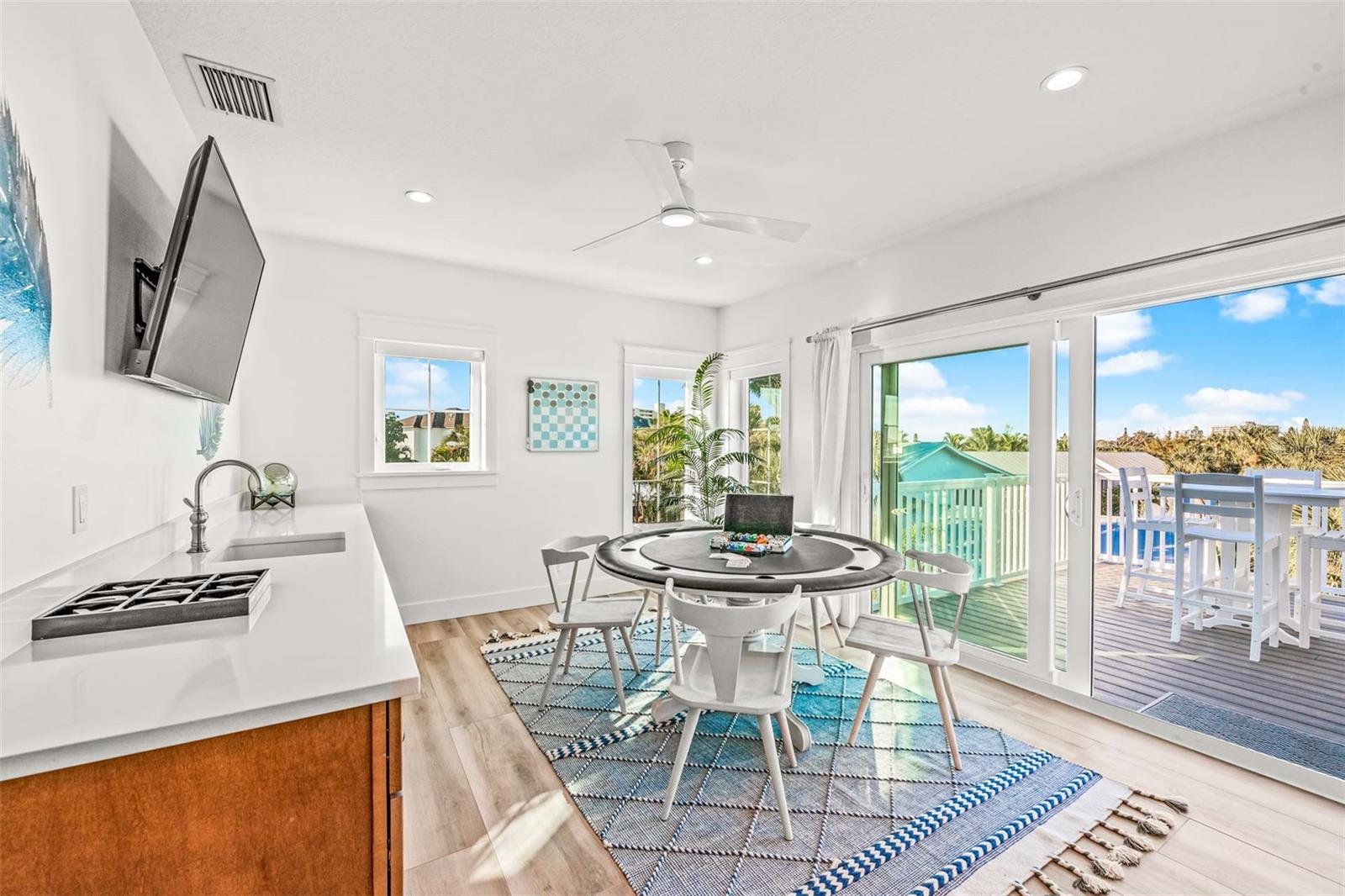 141 AVENIDA VENECCIA, SARASOTA, FL, 34242