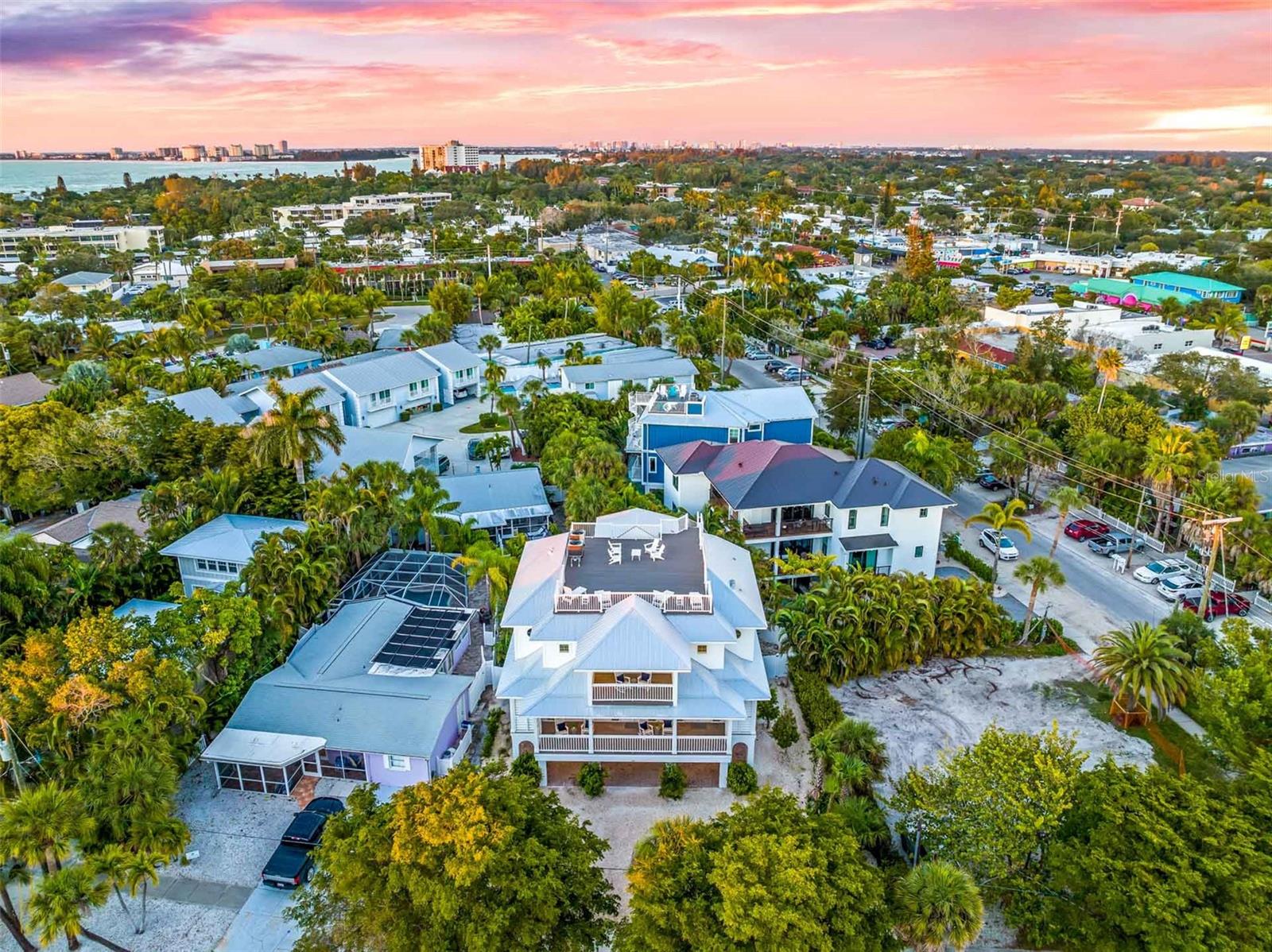 141 AVENIDA VENECCIA, SARASOTA, FL, 34242