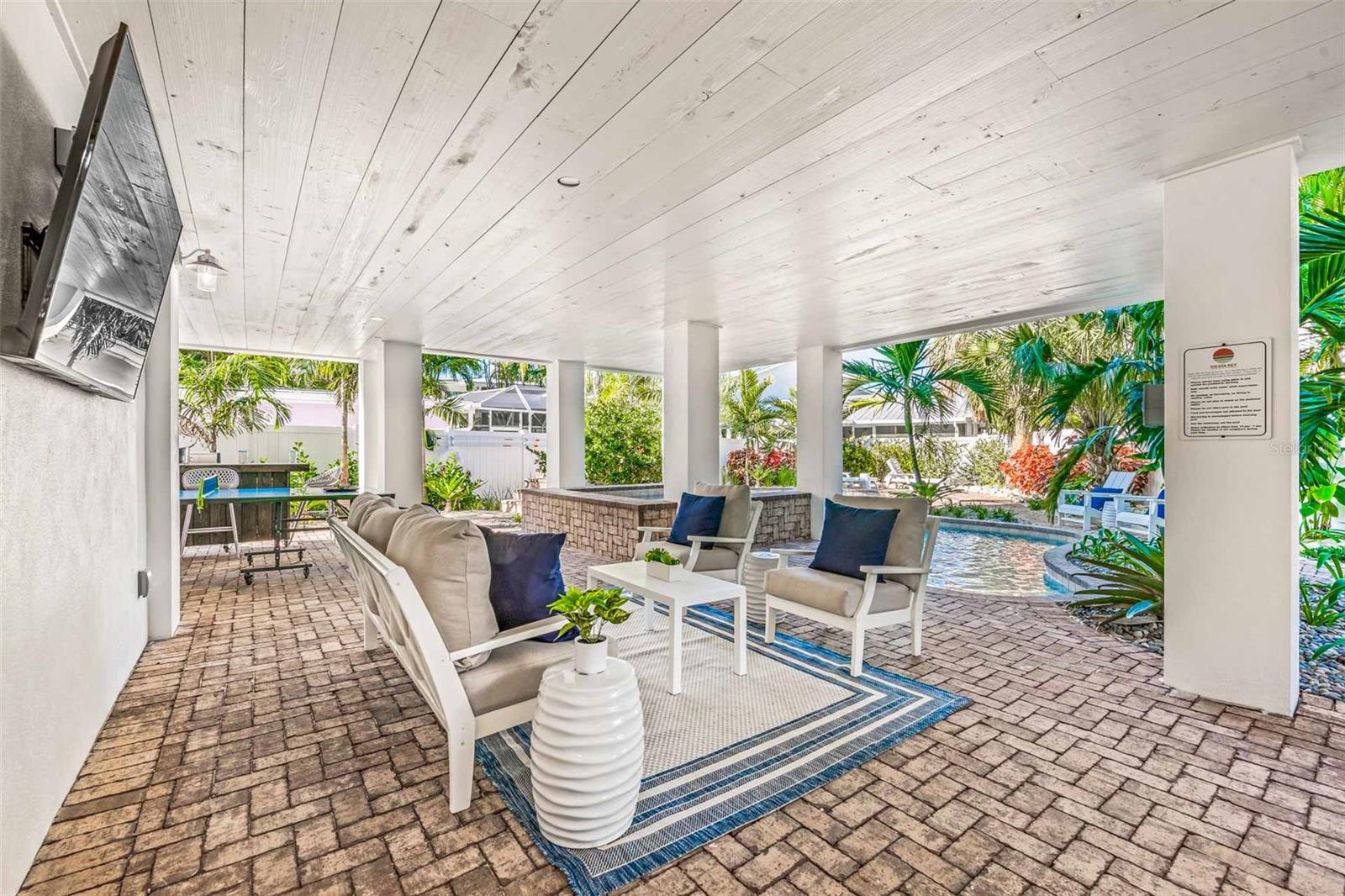 141 AVENIDA VENECCIA, SARASOTA, FL, 34242