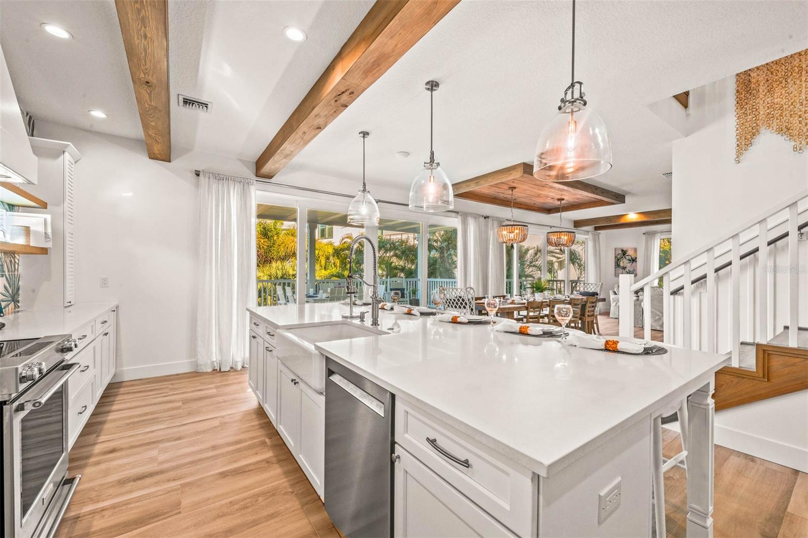 141 AVENIDA VENECCIA, SARASOTA, FL, 34242