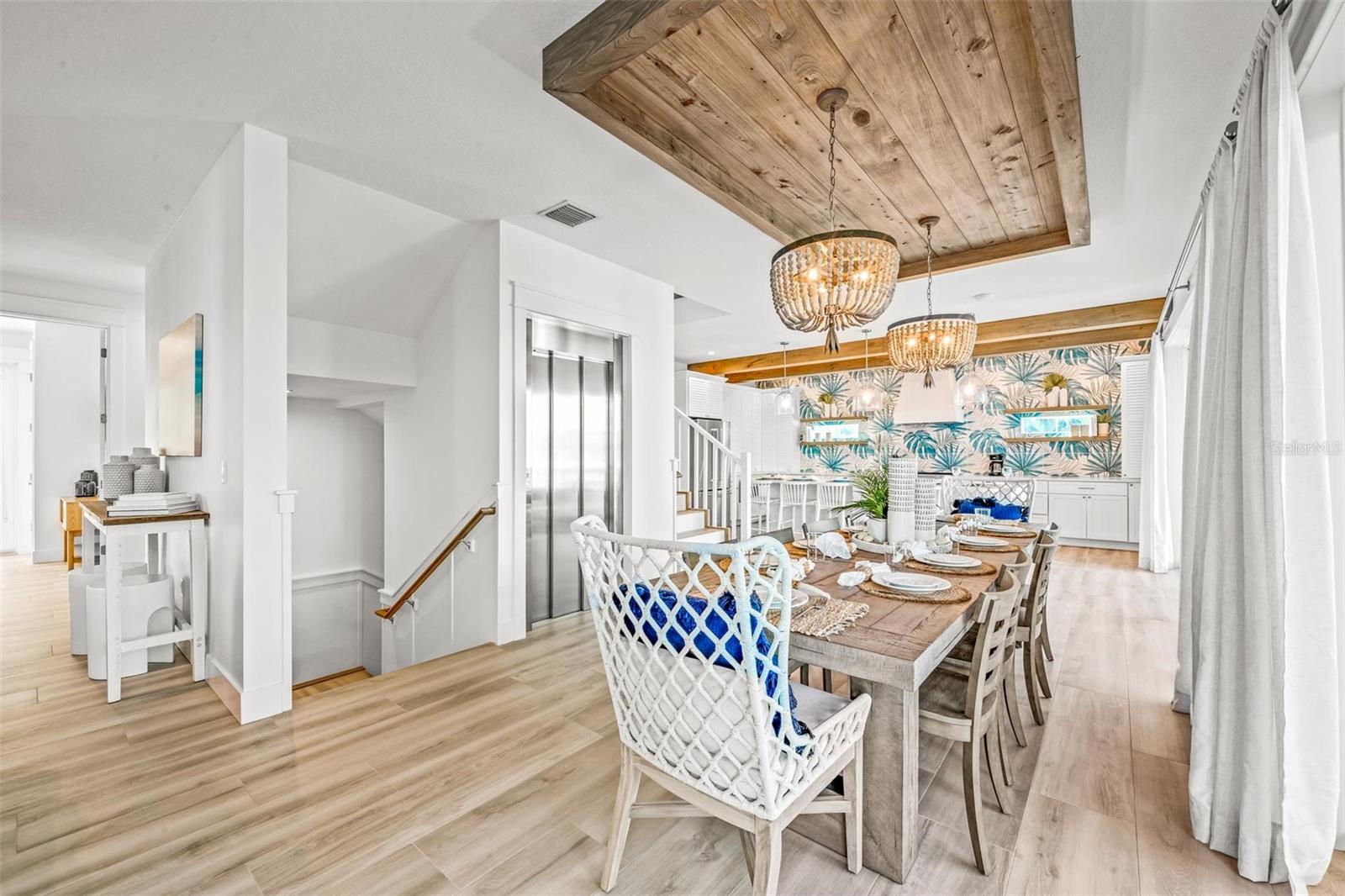 141 AVENIDA VENECCIA, SARASOTA, FL, 34242
