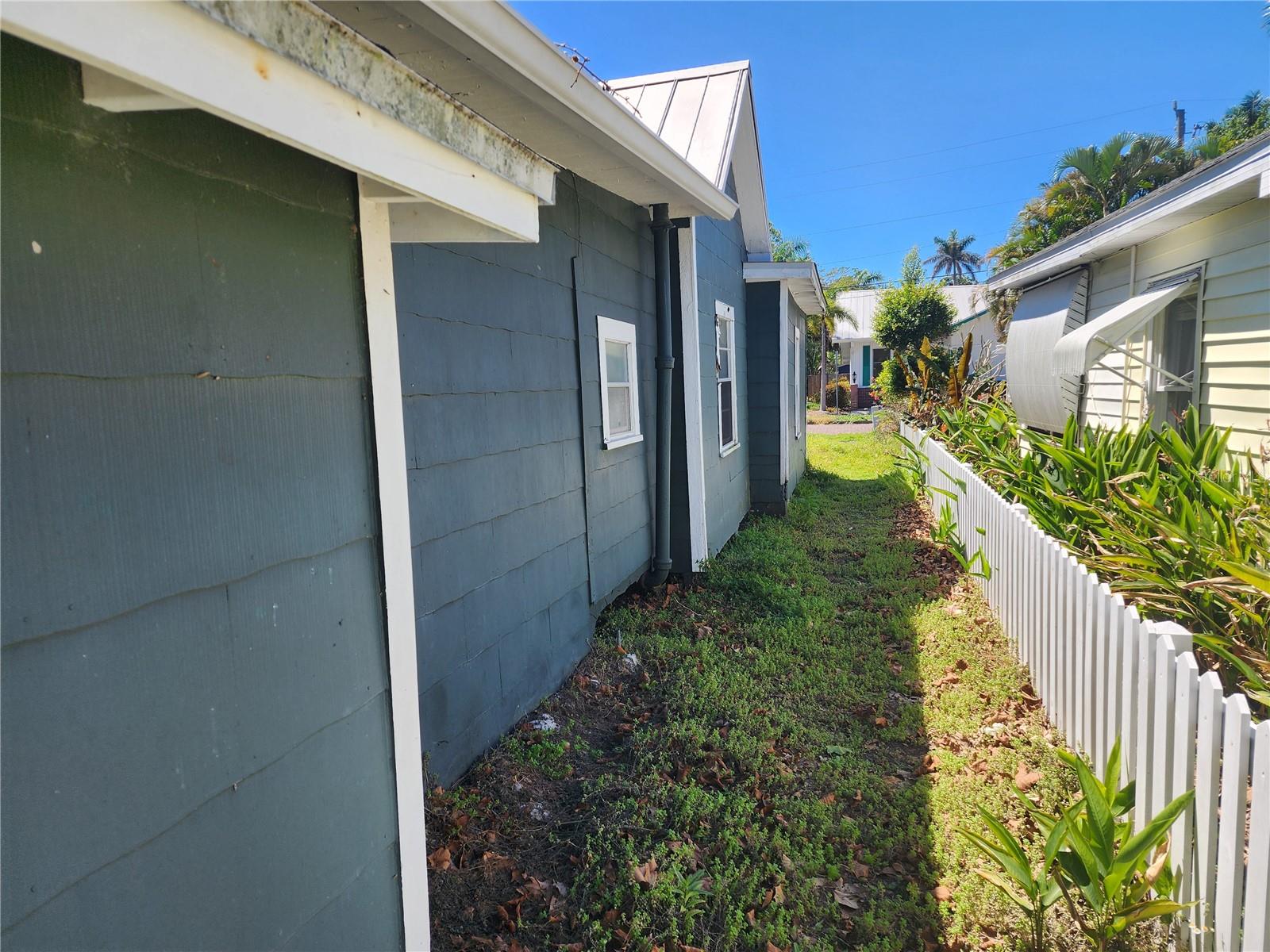 232 HARVEY ST, PUNTA GORDA, FL, 33950