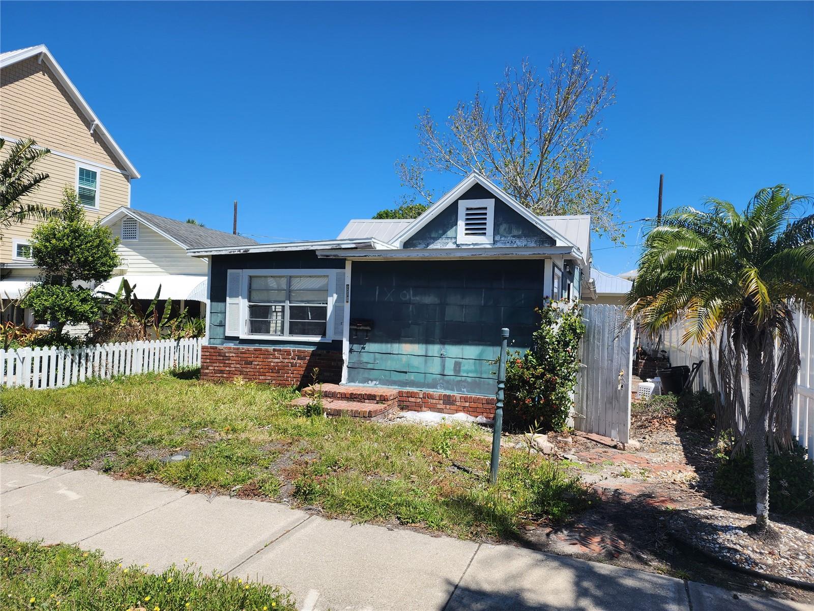232 HARVEY ST, PUNTA GORDA, FL, 33950